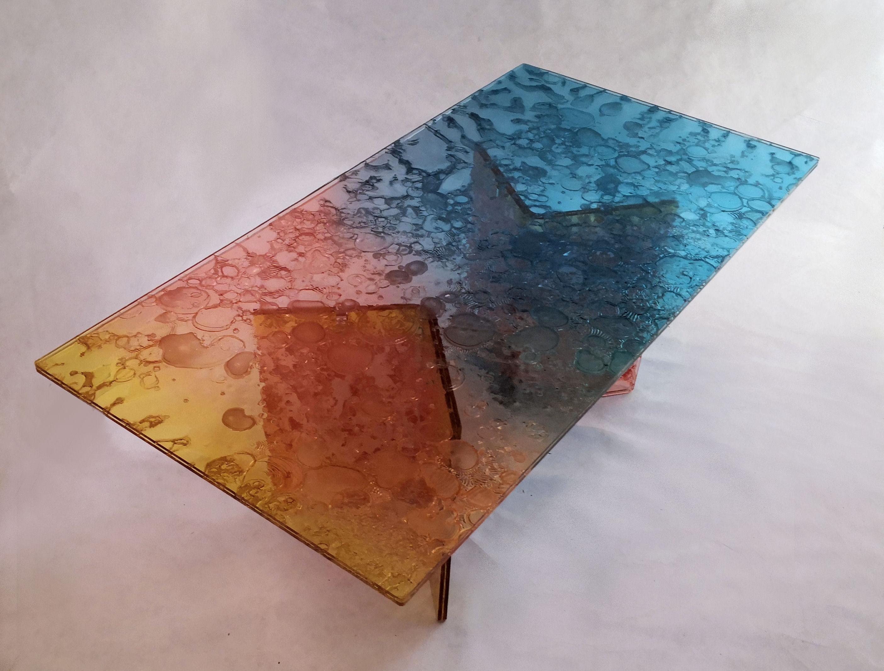 Modern Sketch Multicolor Coffee Table Made in Acrylic Design Roberto Giacomucci in 2022 For Sale