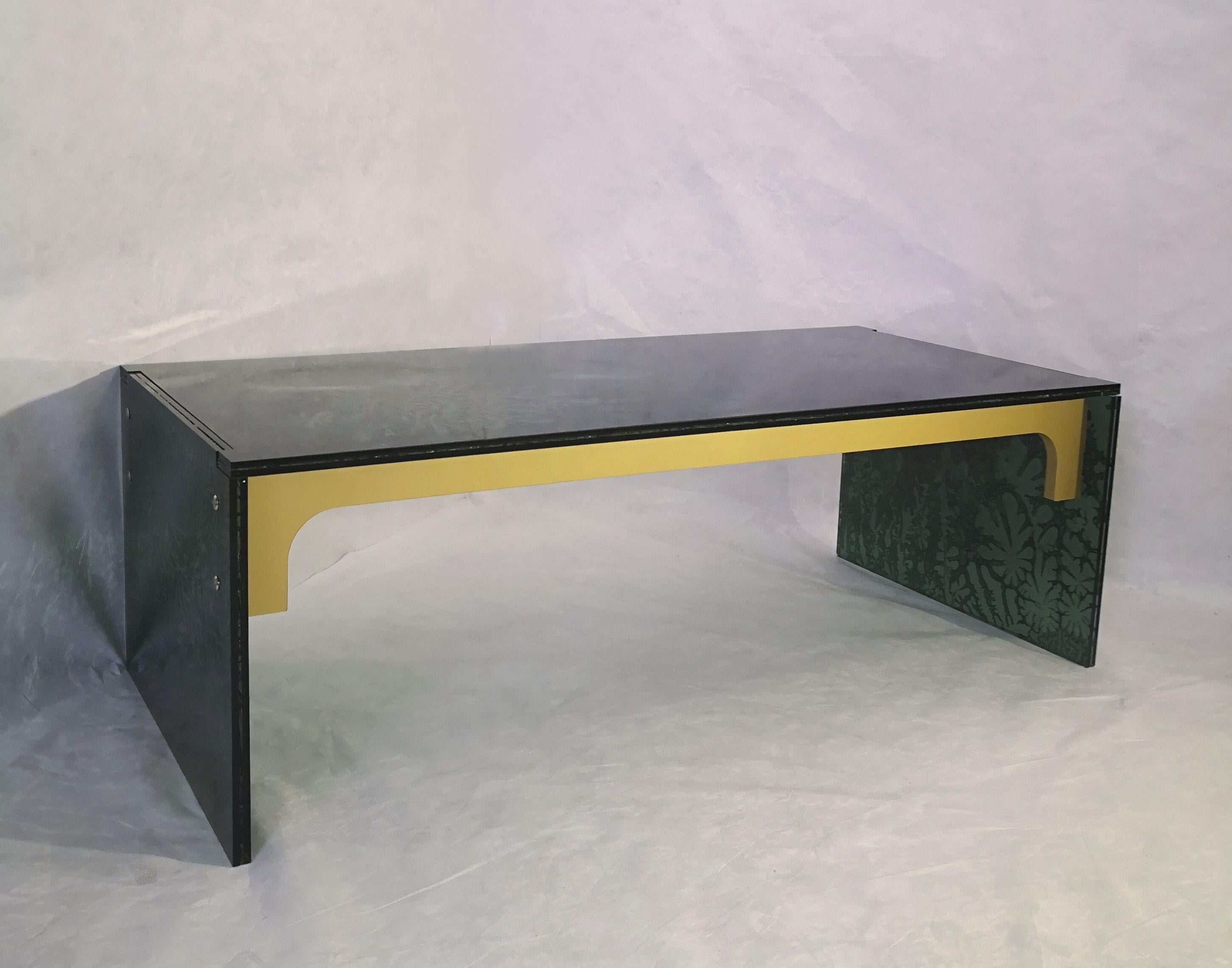 Machine-Made Sketch Quadro Coffee Table Made of Green Moss Acrylic Des, Roberto Giacomucci For Sale