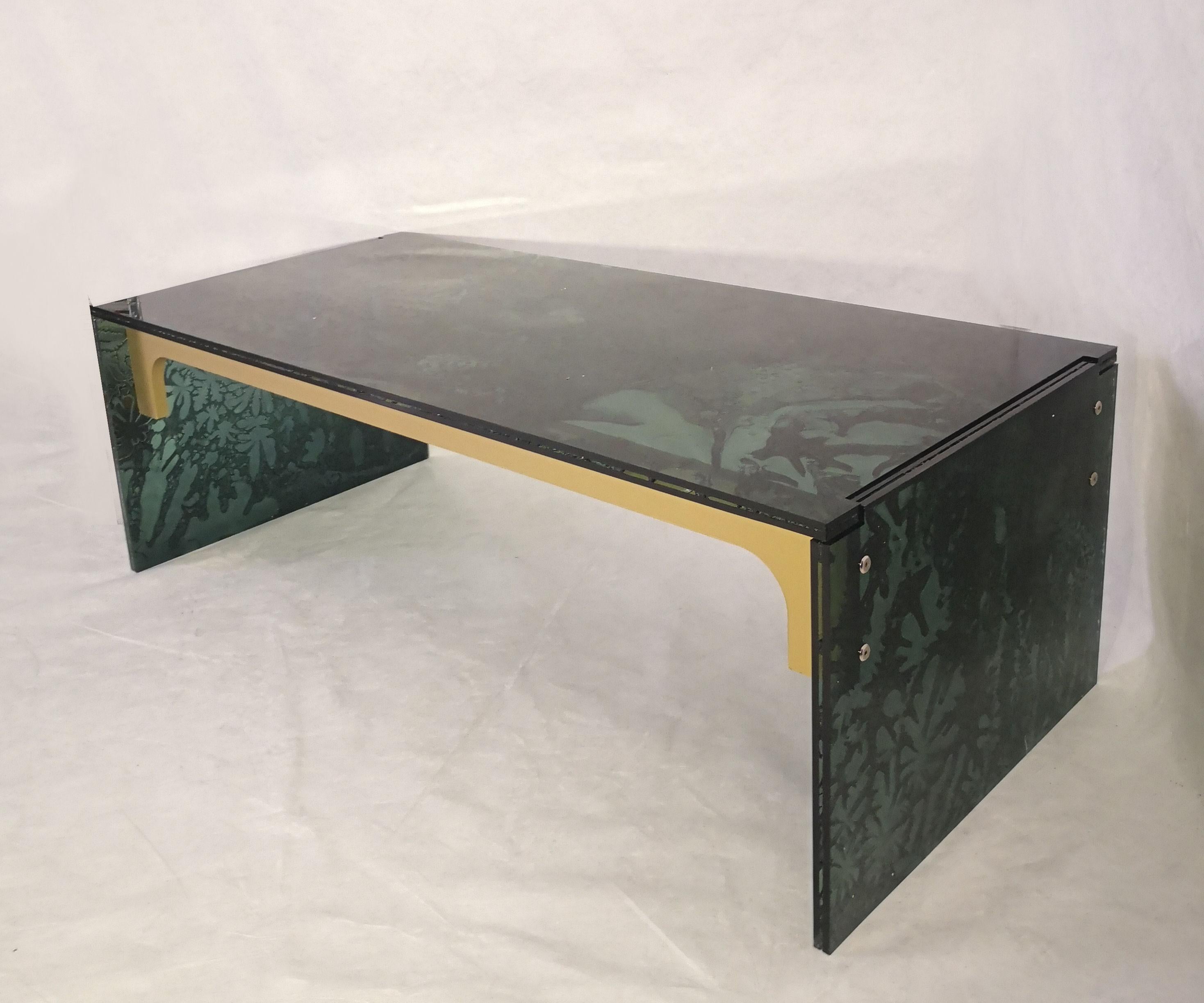Sketch Quadro Coffee Table Made of Green Moss Acrylic Des, Roberto Giacomucci In New Condition For Sale In ancona, IT
