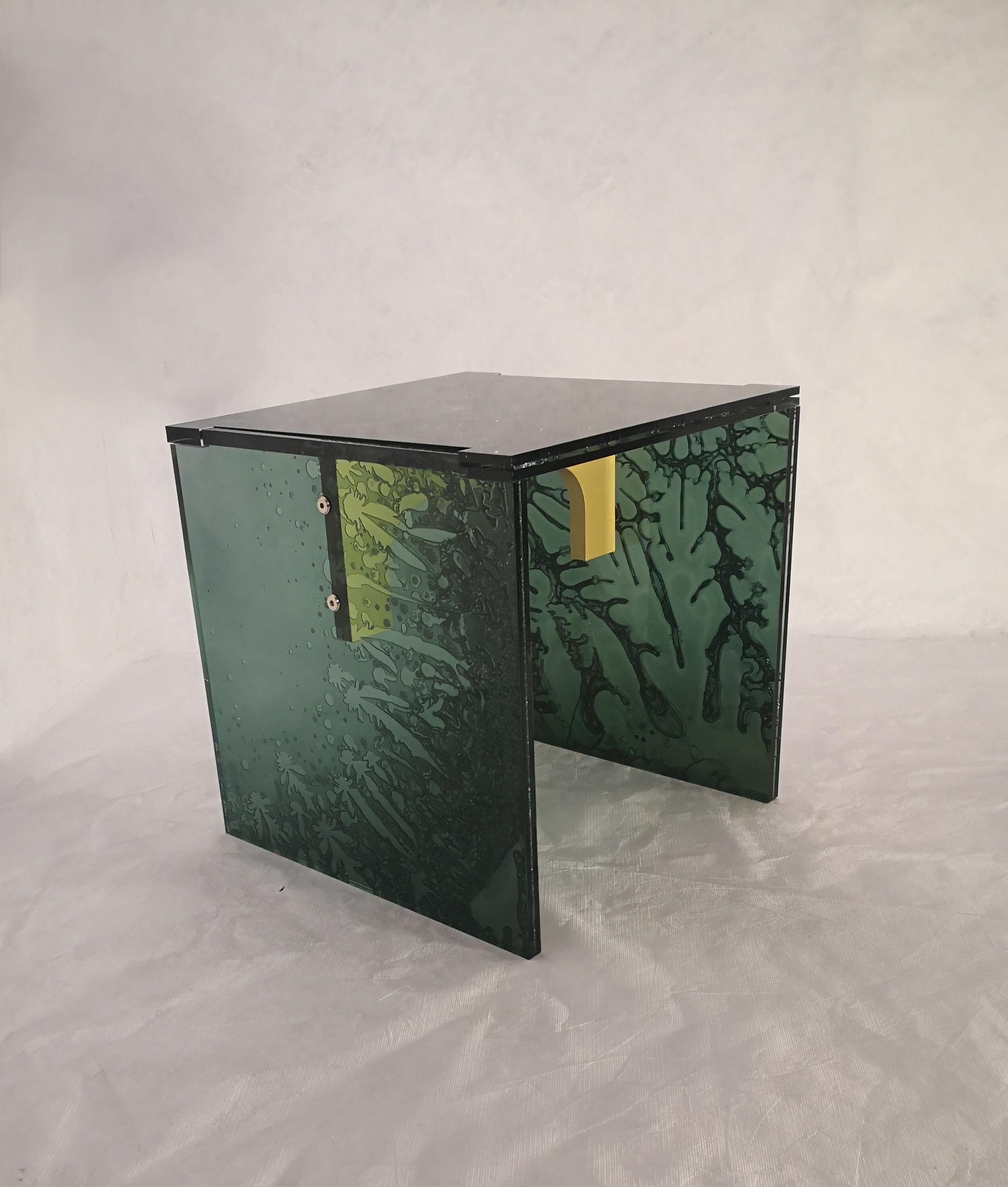 Modern Sketch Quadro Side Table 1 Made of Green Moss Acrylic Des, Roberto Giacomucci For Sale