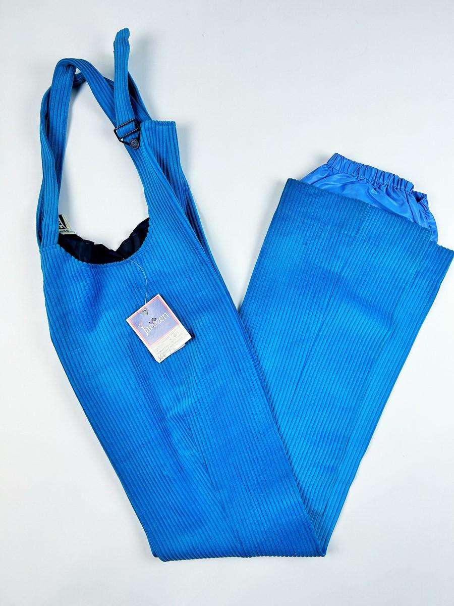 Ski overalls in blue corduroy by Jantzen Circa 1975 In Excellent Condition For Sale In Toulon, FR