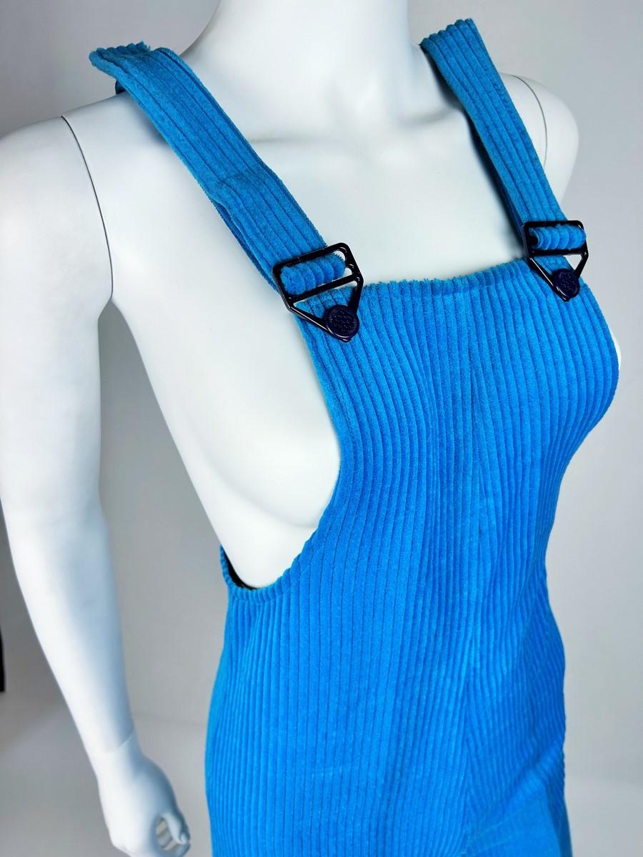 Tuta da sci in velluto blu elasticizzato di Jantzen Circa 1975 in vendita 1