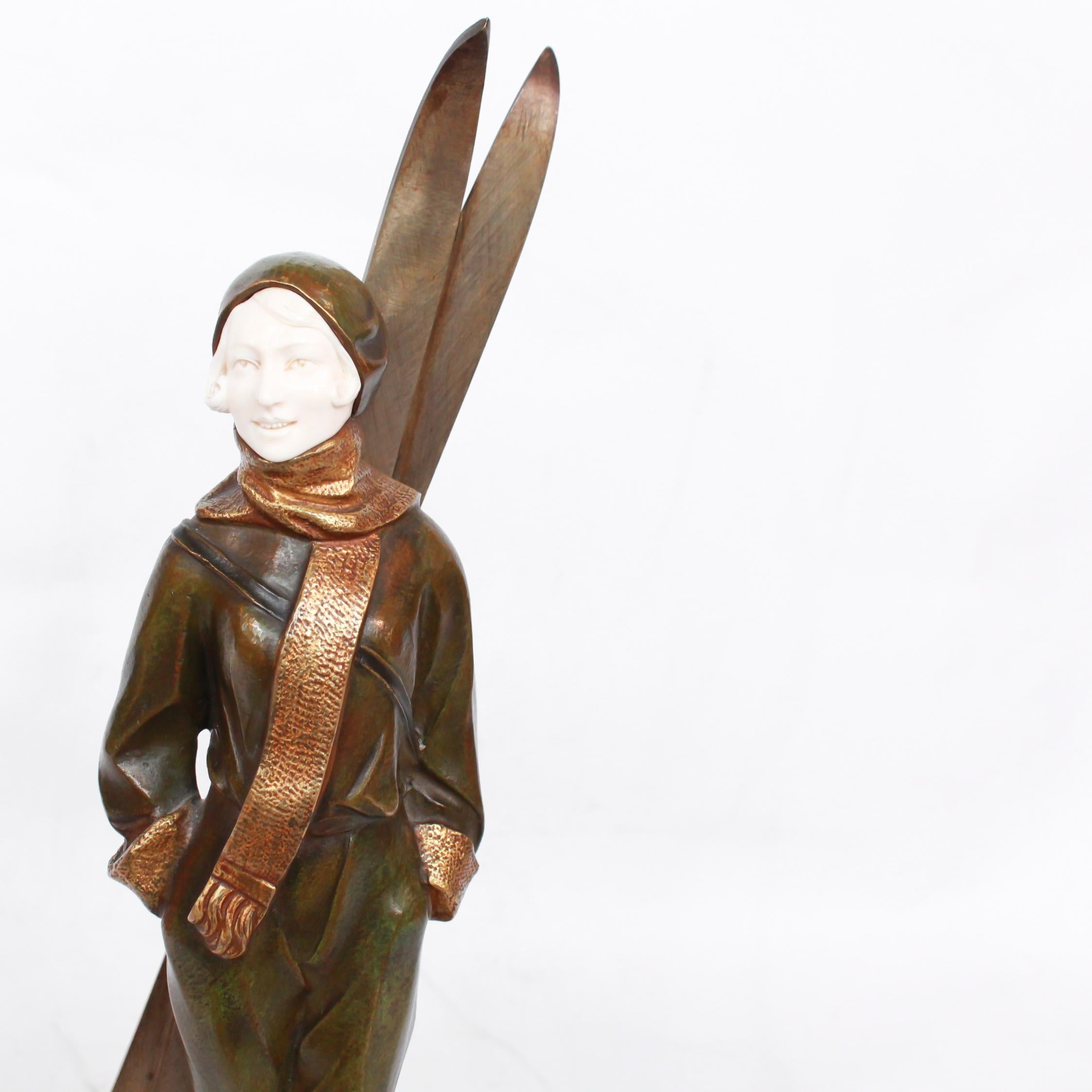 Louis Sosson Art Deco Skier Bronze Sculpture Signed L.Sosson to Base 1920's In Good Condition In Forest Row, East Sussex