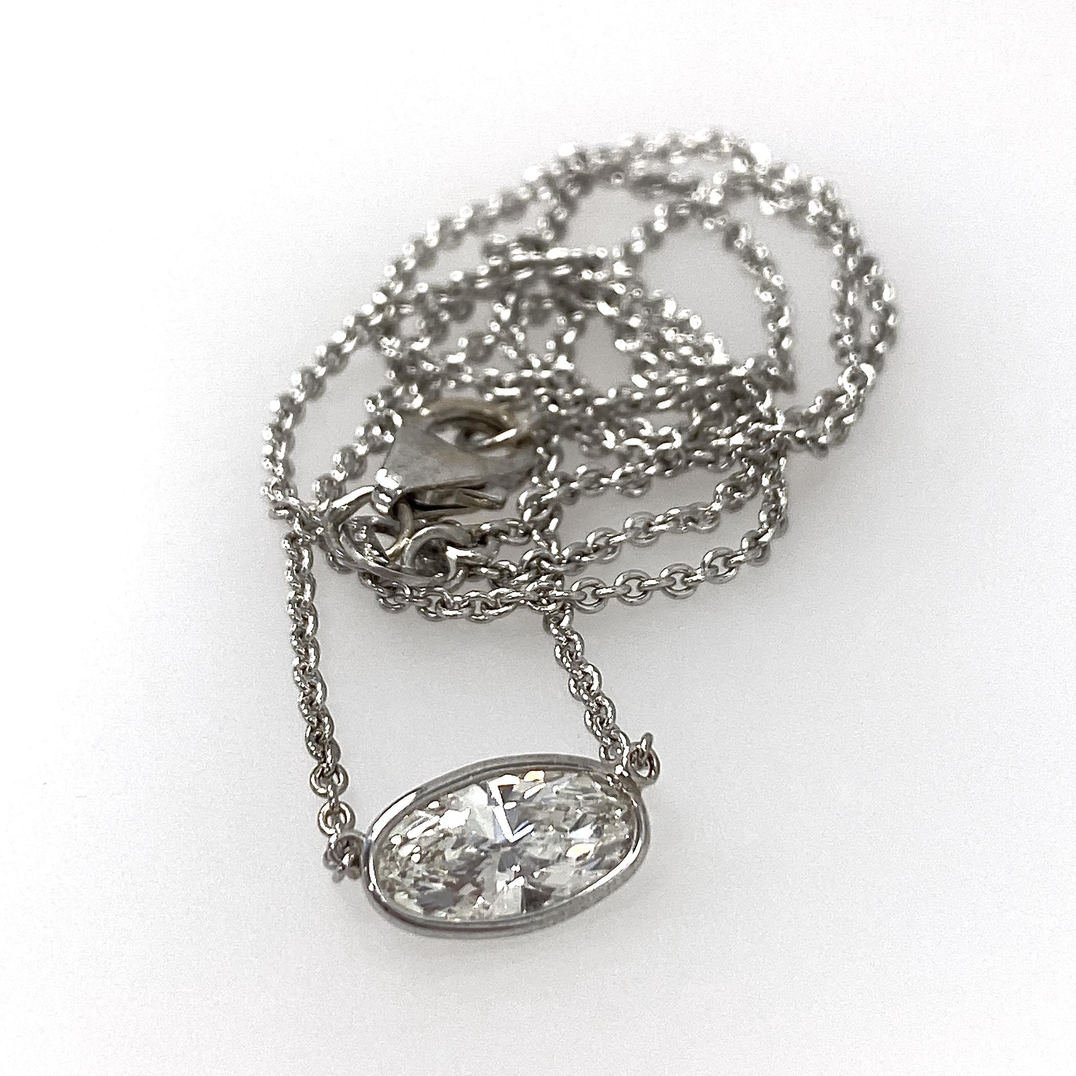 Solitär-Halskette aus Weißgold mit 0,73 Karat Diamanten, G-VS1, Skinny im Angebot 1