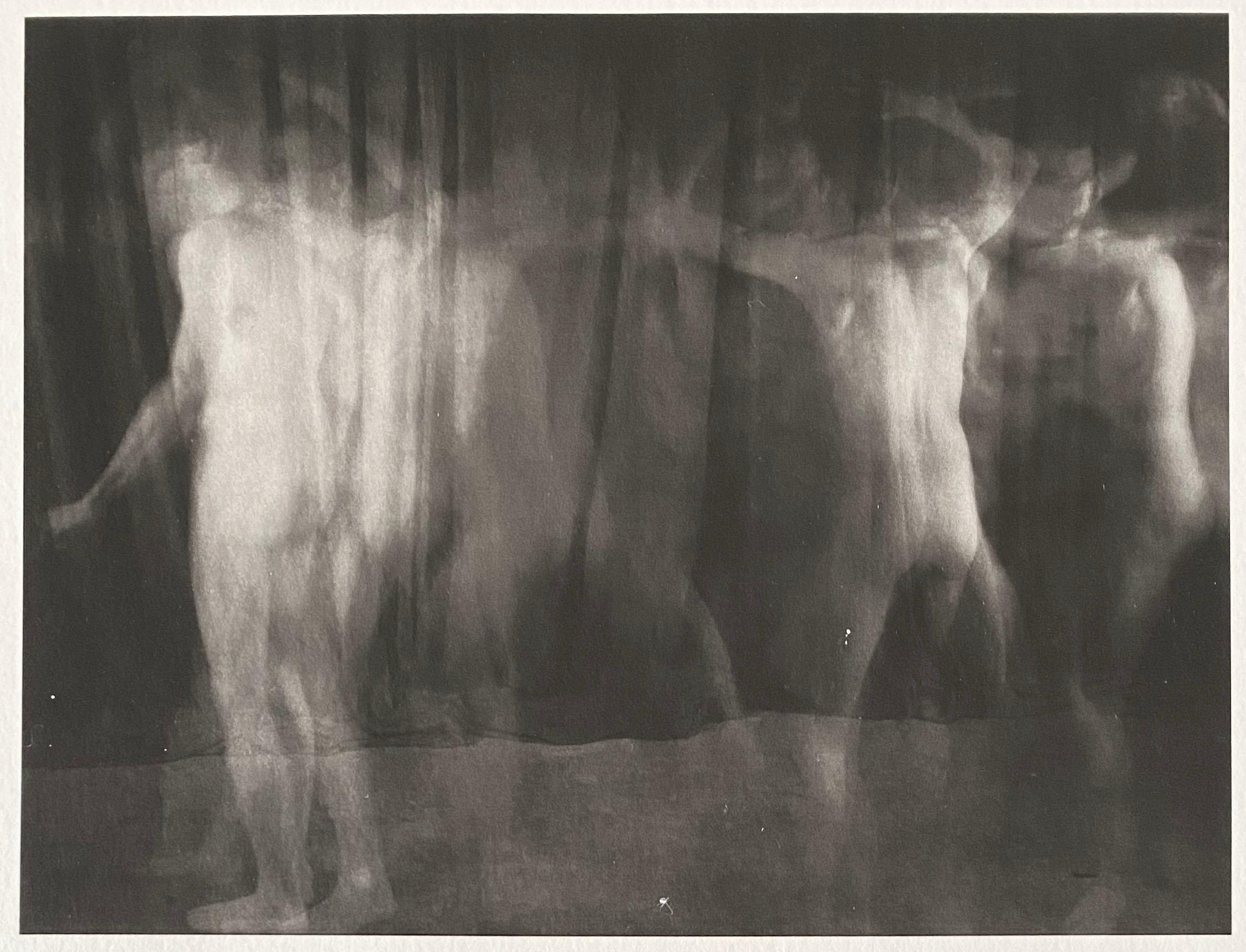The Vintage Photograph Male Nude Platinum Print Photo 'Ring Around the Rosie' (L'anneau autour de la rose) - Noir Nude Photograph par Skip Arnold
