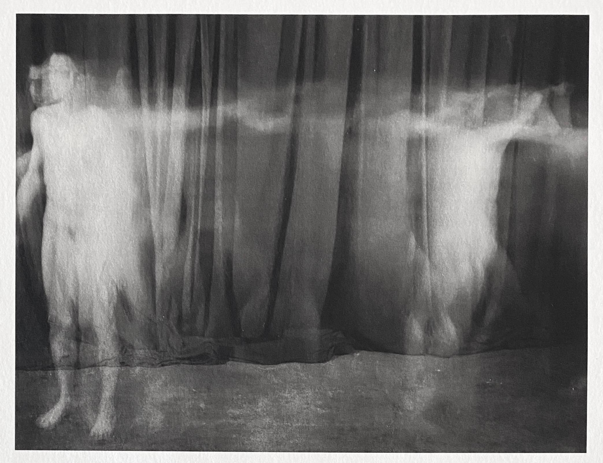Nude Photograph Skip Arnold - Photographie vintage d'homme nu en platine imprimé 'Ring Around the Rosie' 