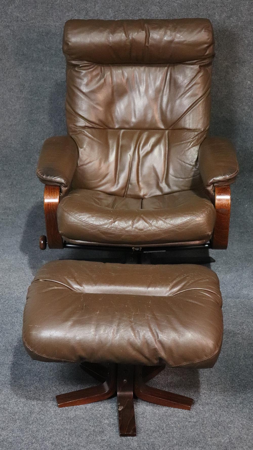 Skippers Mobler Pair of Leather Signed Danish Modern Reclining Chairs W Ottomans 5