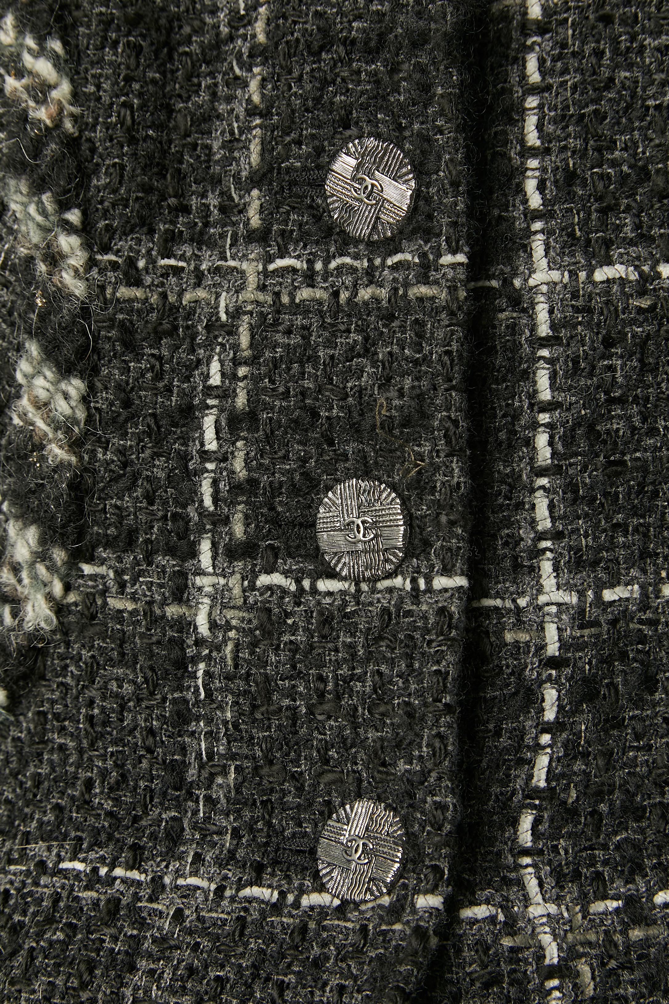 Combinaison jupe en tweed à carreaux Chanel  Excellent état - En vente à Saint-Ouen-Sur-Seine, FR