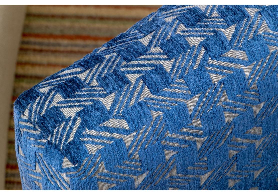 Métal Fauteuil club pivotant à jupe 'Gigi' par Mitchell Gold en tissu Jane Churchill en vente