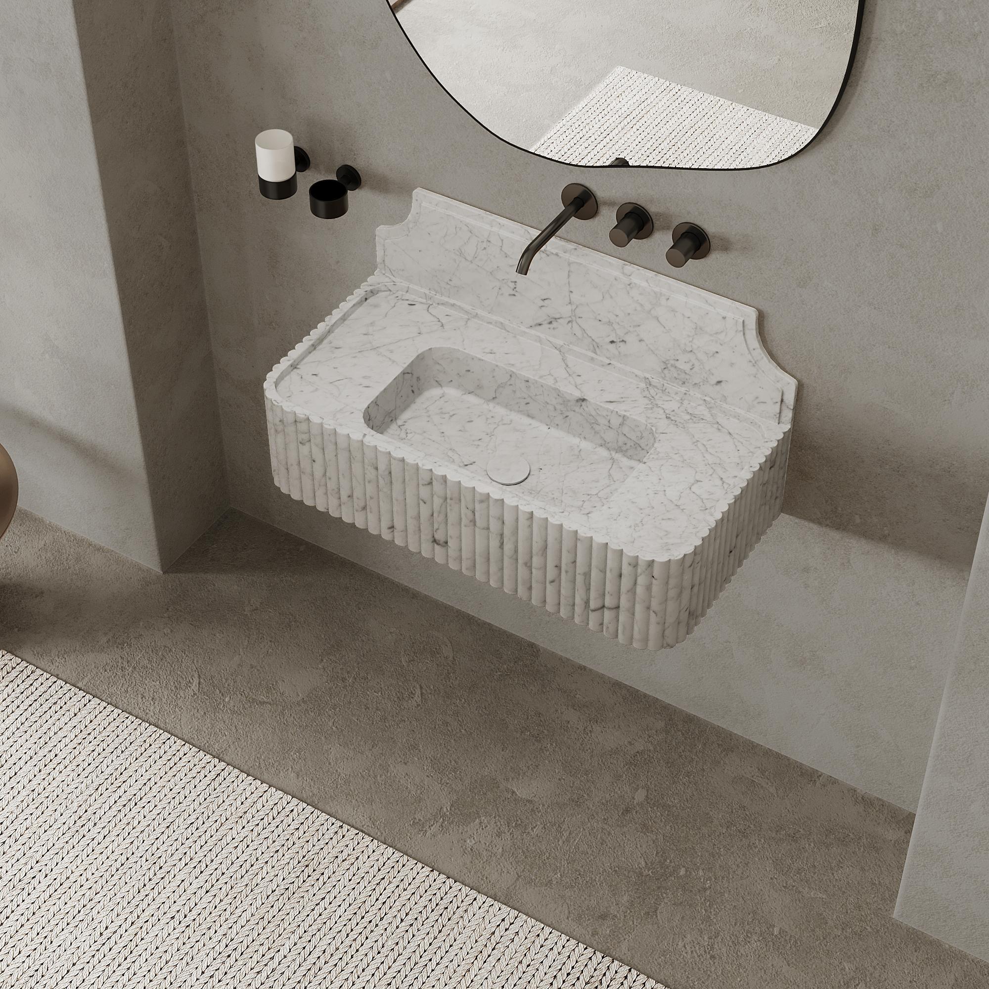 Skive - Geripptes Marmorbecken - Carrara Weiß - Klein (Skandinavische Moderne) im Angebot