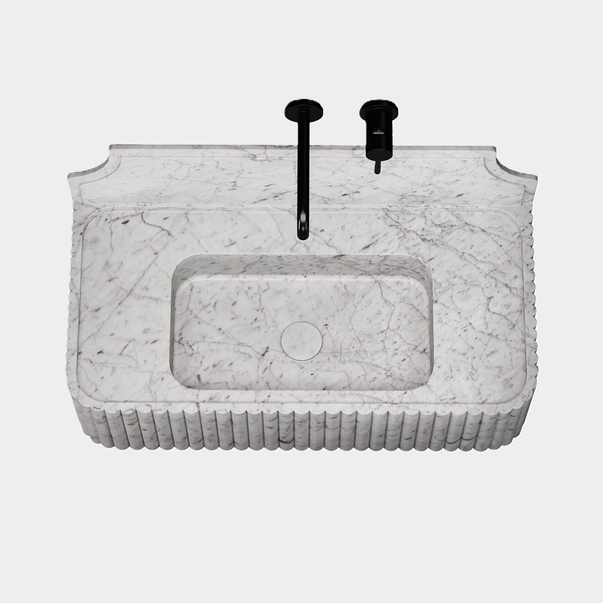 Skive - Geripptes Marmorbecken - Carrara Weiß - Klein (Handgefertigt) im Angebot