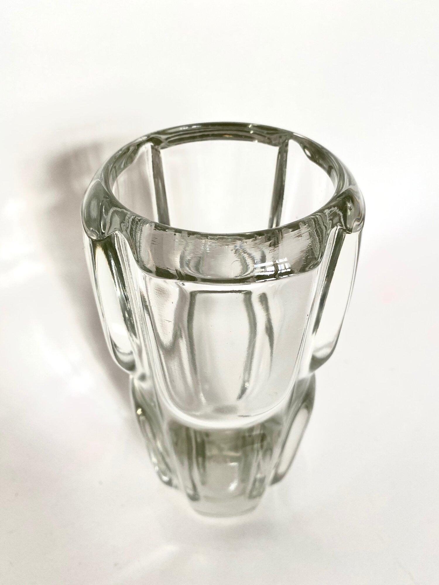 1960’s SKLO UNION glass vase by František Vízner for Rudolfova Hut glassworks, 1961/62 Pattern No. 13139 (clear glass)

Designer: František Vízner, CZK

Producer: Rudolfova Hut glassworks, Czechoslovakia 1961/62 

Measurements: Height: 18 cm     