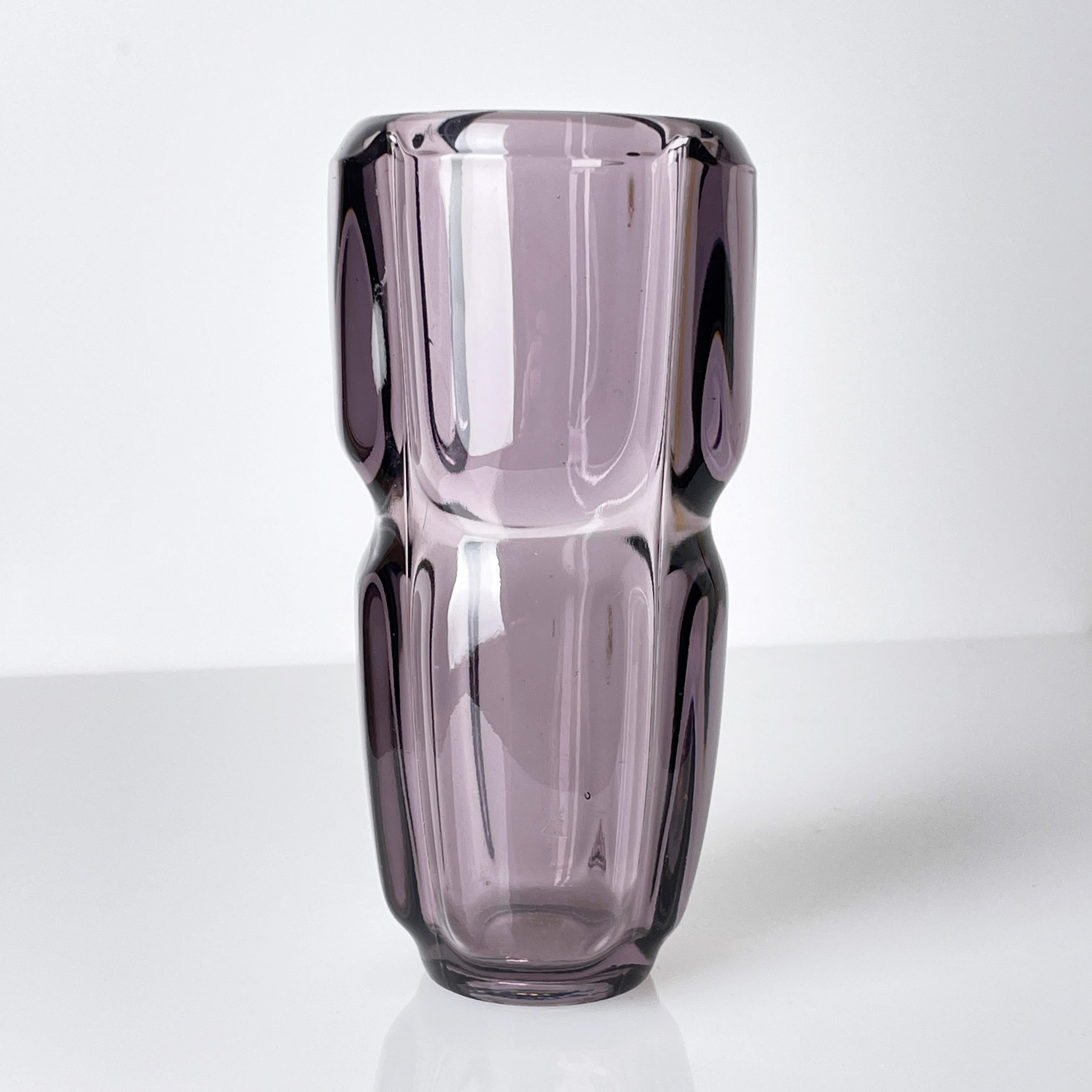 Mid-Century Modern SKLO UNION glass vase by František Vízner for Rudolfova Hut glassworks, 1961/62 For Sale