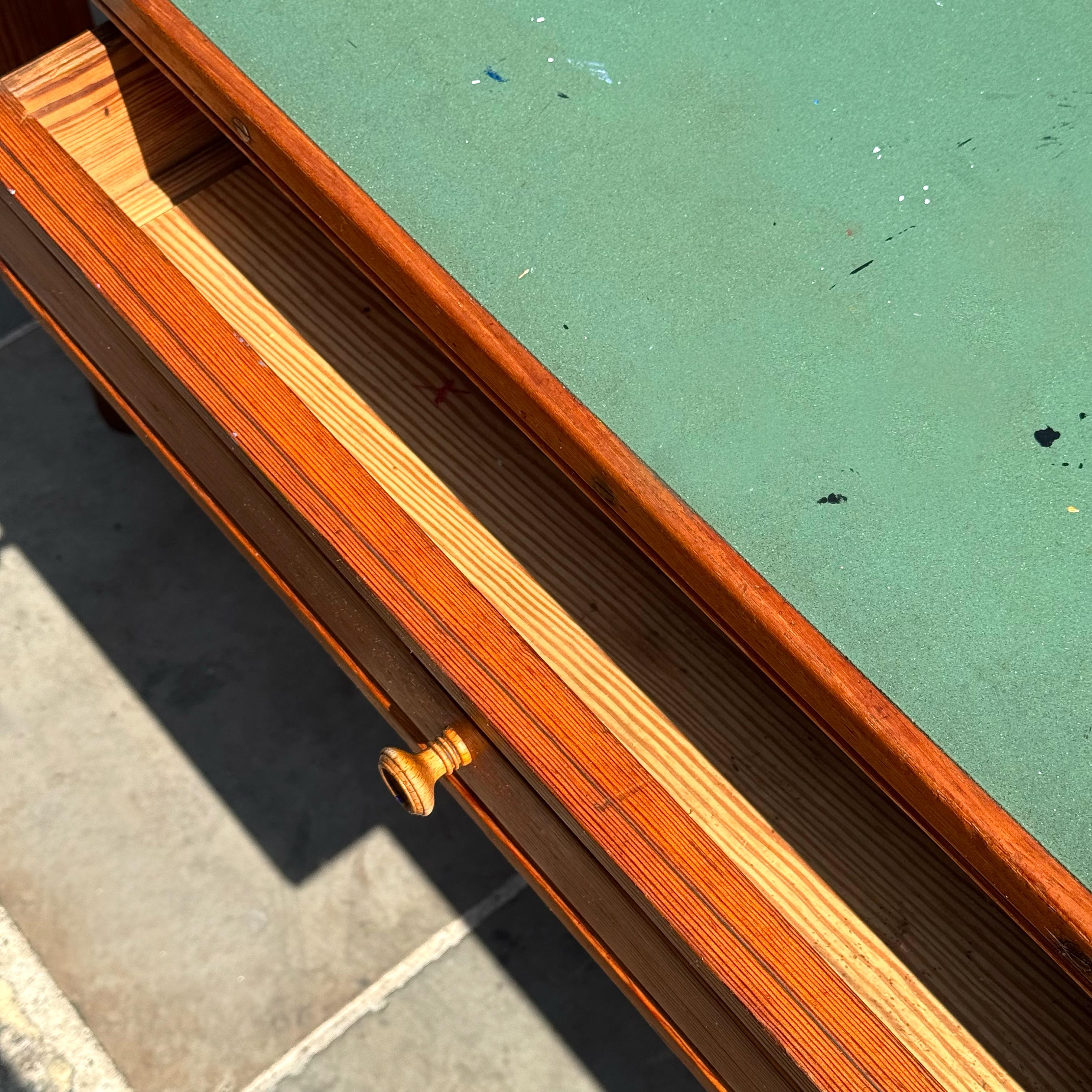 Bureau en pin Skønvirke Martin Nyrop Danemark, 1905 Bon état - En vente à London, GB