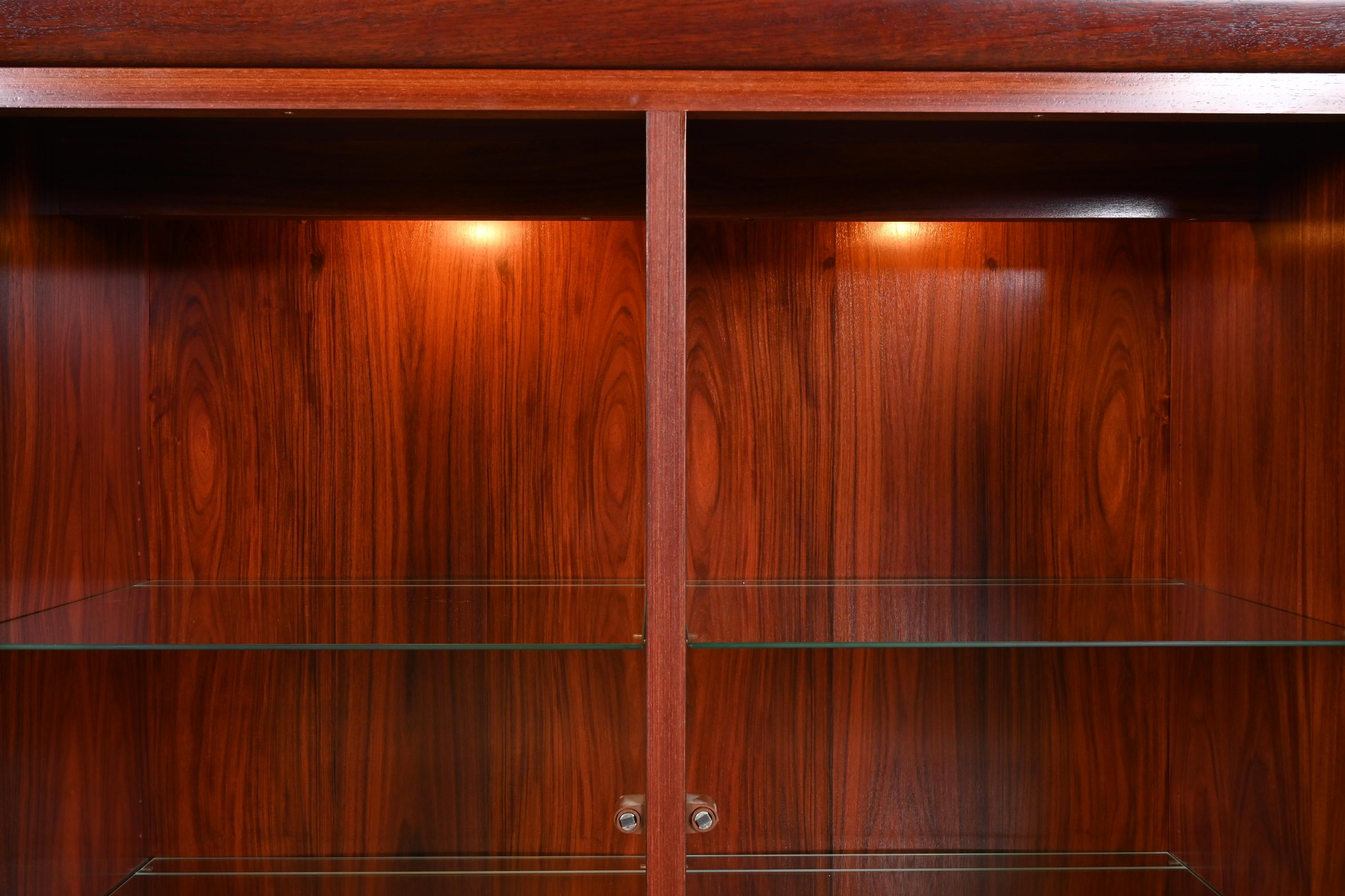 Skovby Danish Modern Rosewood Bookcase, Circa 1970s For Sale 1