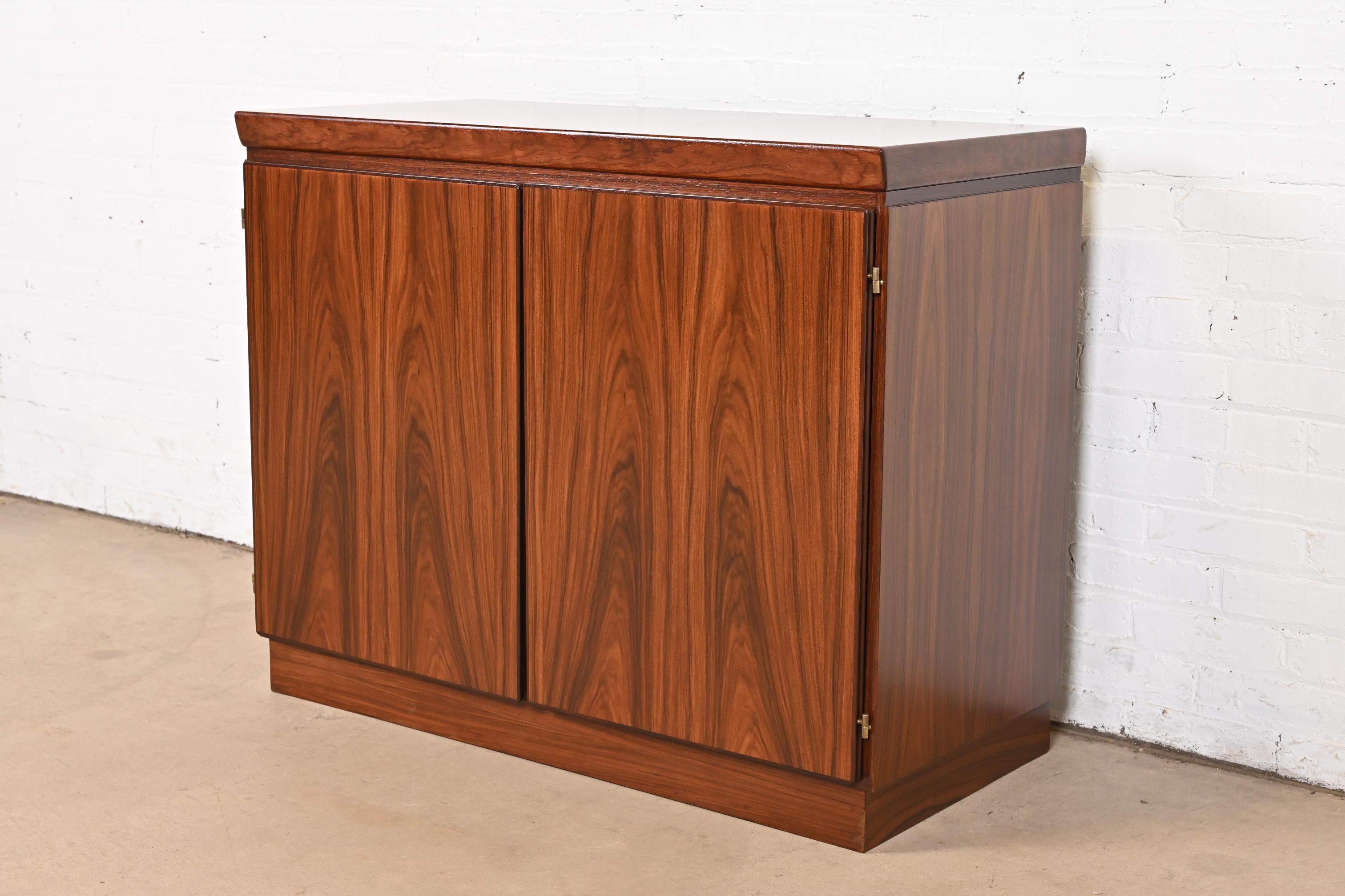 Skovby Danish Modern Rosewood Buffet Server or Bar Cabinet, Newly Refinished In Good Condition In South Bend, IN