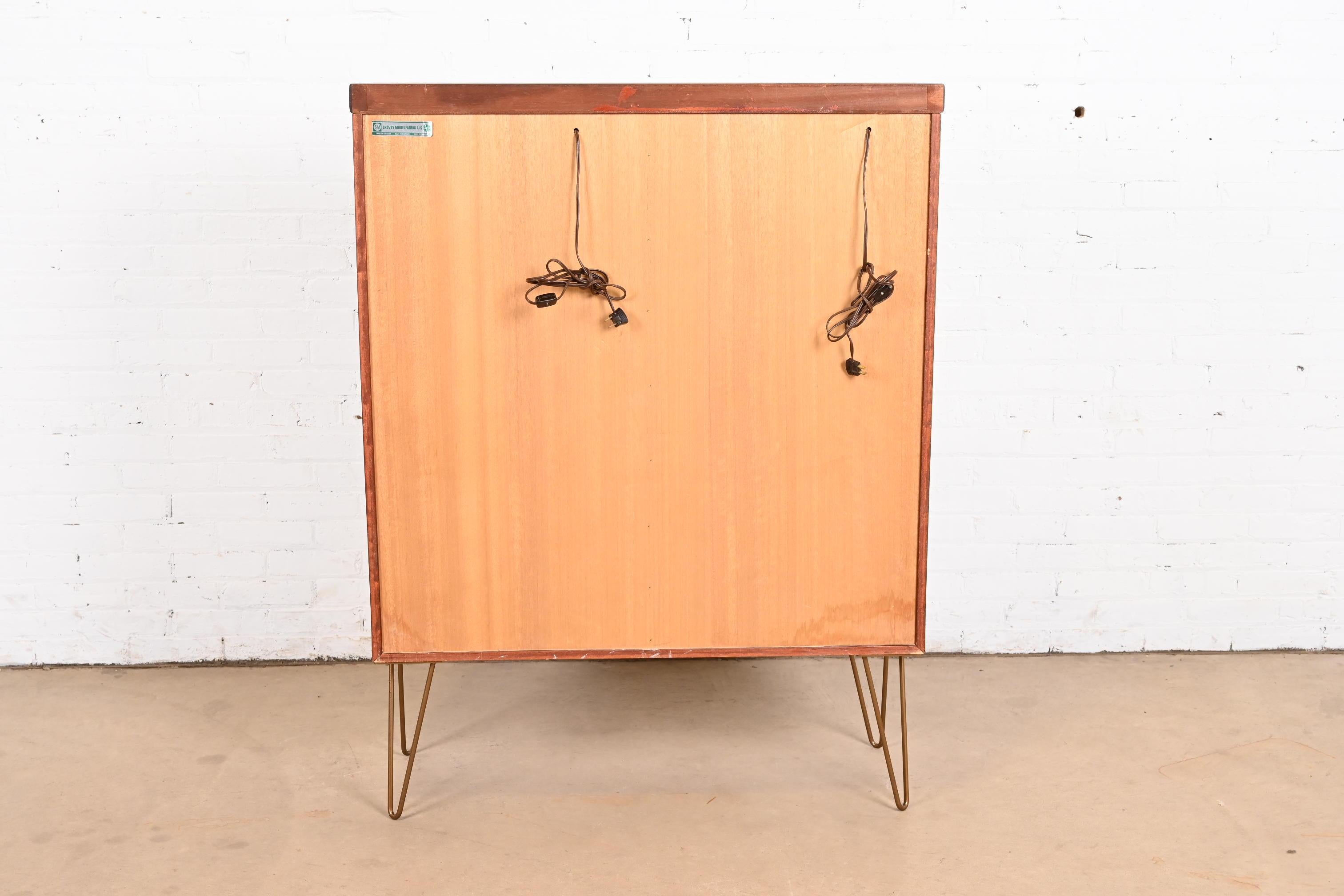 Mobile libreria illuminato in palissandro Skovby Danish Modern, circa anni '70 in vendita 4