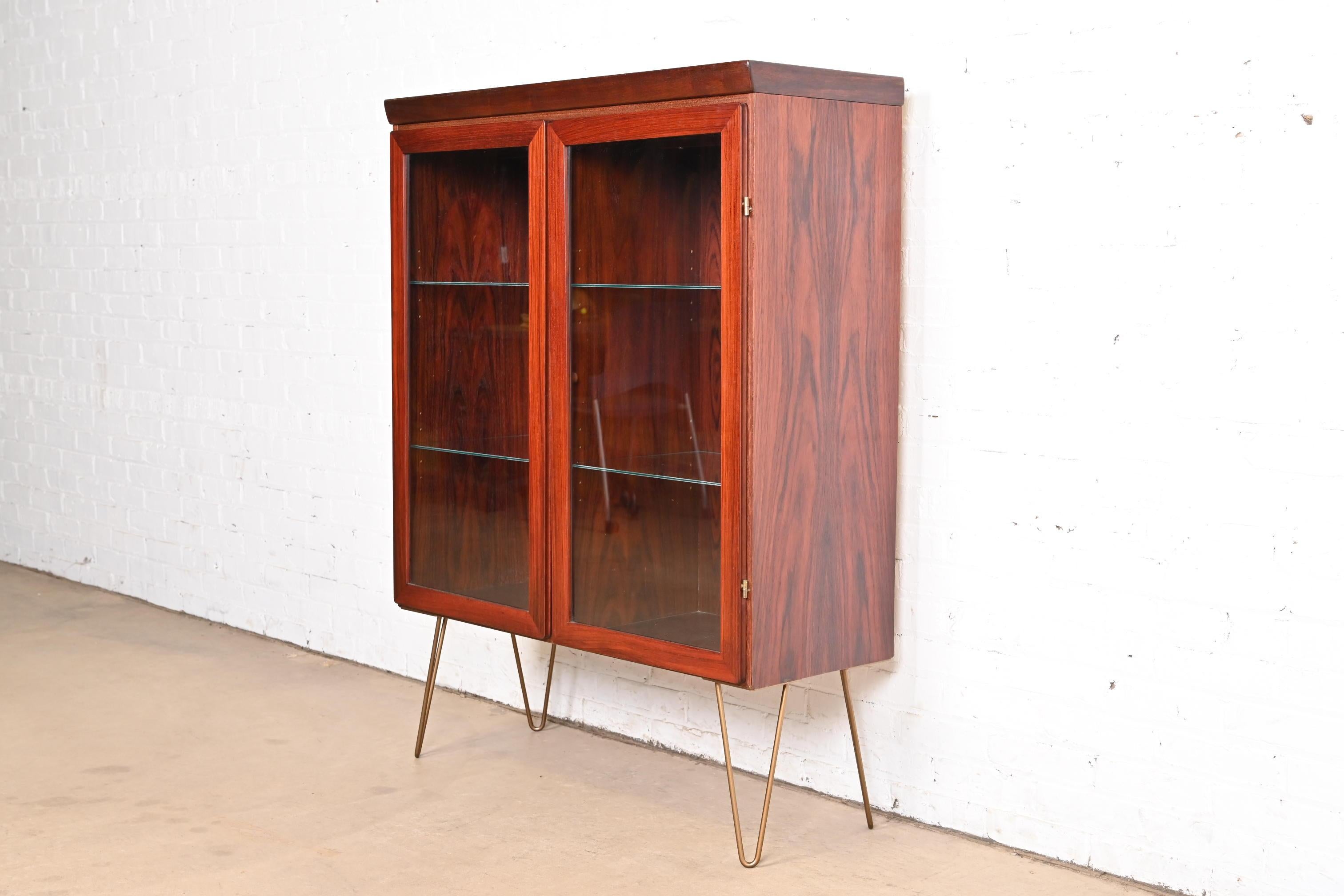 Danese Mobile libreria illuminato in palissandro Skovby Danish Modern, circa anni '70 in vendita