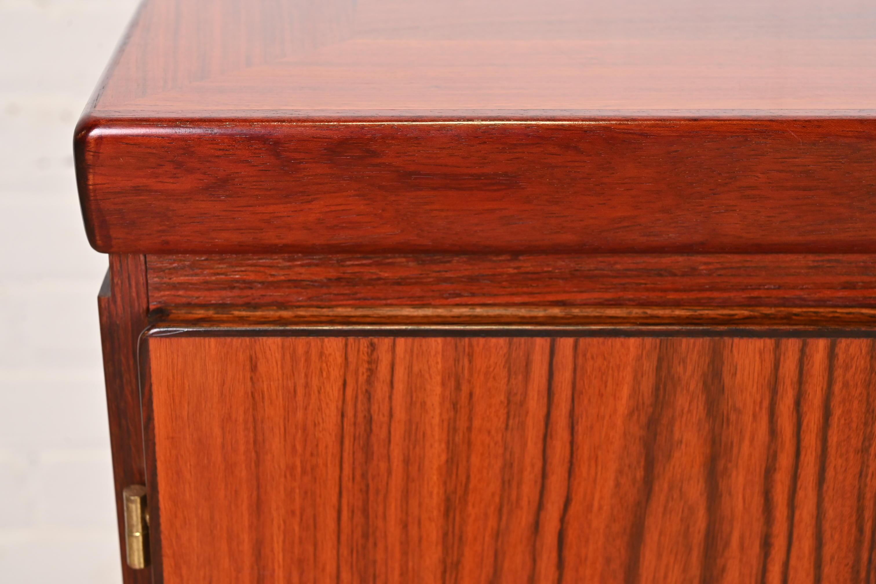 Palissandro Credenza moderna Skovby in palissandro, CIRCA ANNI '70 in vendita