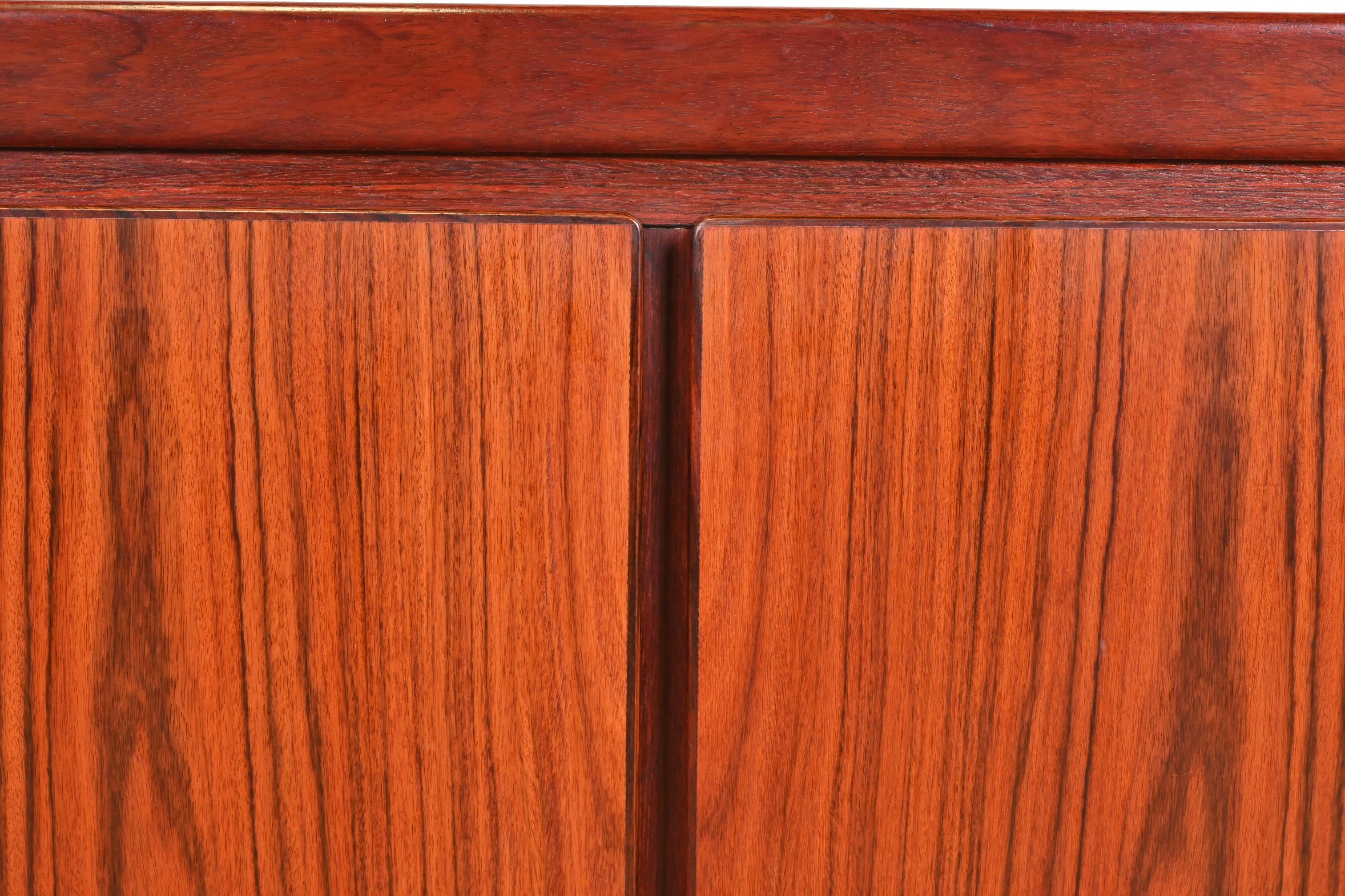 Credenza moderna Skovby in palissandro, CIRCA ANNI '70 in vendita 1