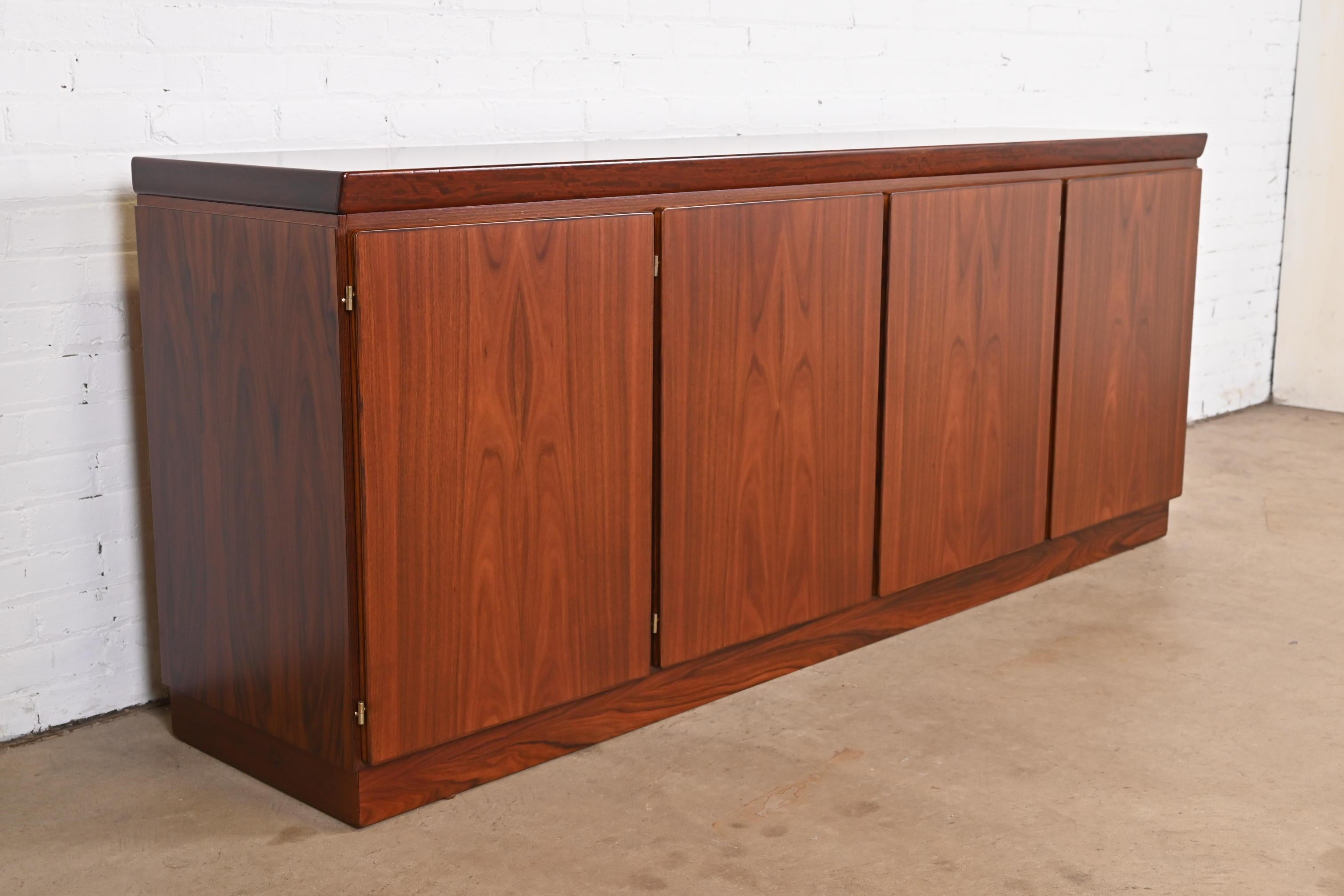 Skovby Danish Modern Rosewood Sideboard Credenza, Newly Refinished In Good Condition For Sale In South Bend, IN