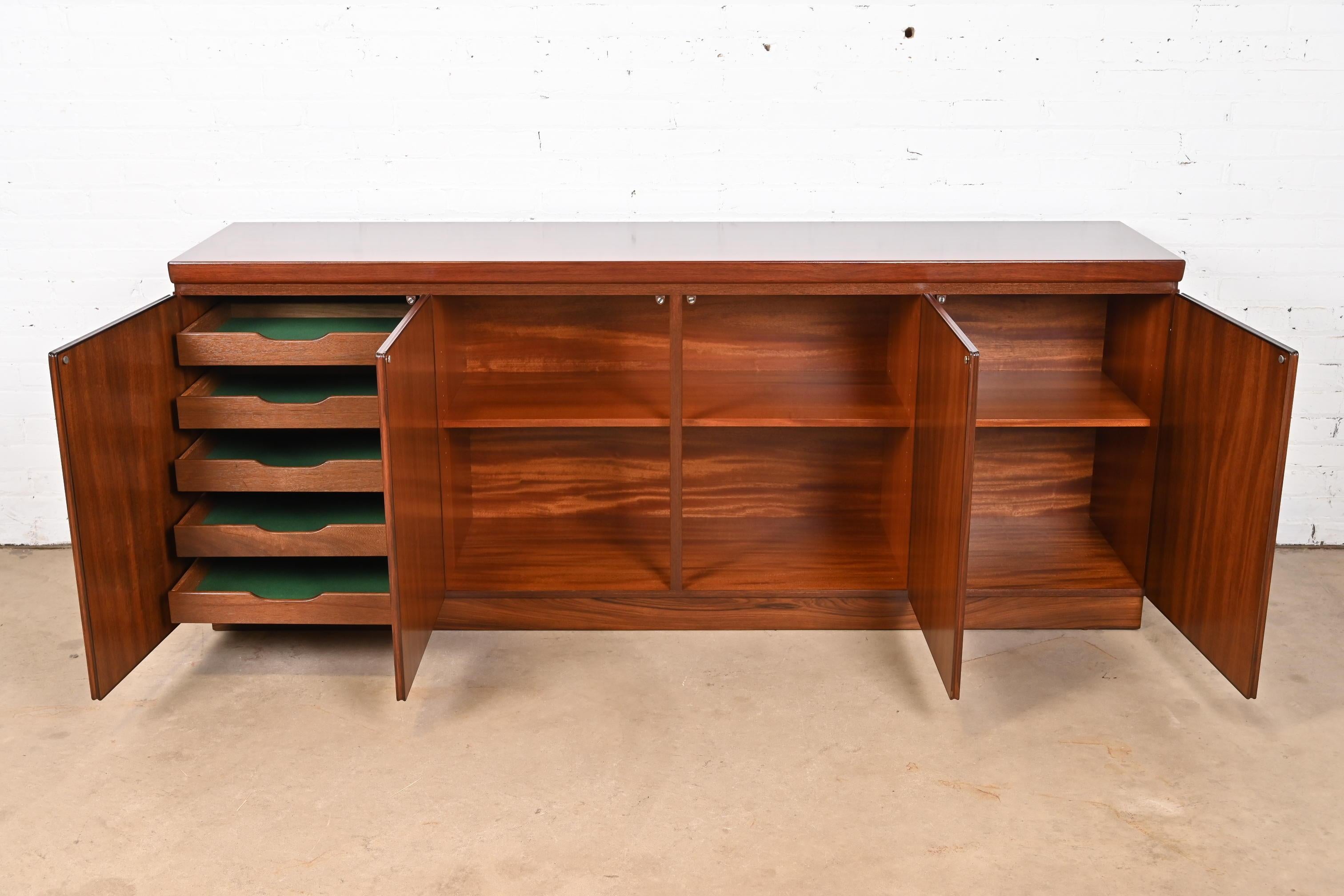 Skovby Danish Modern Rosewood Sideboard Credenza, Newly Refinished 1