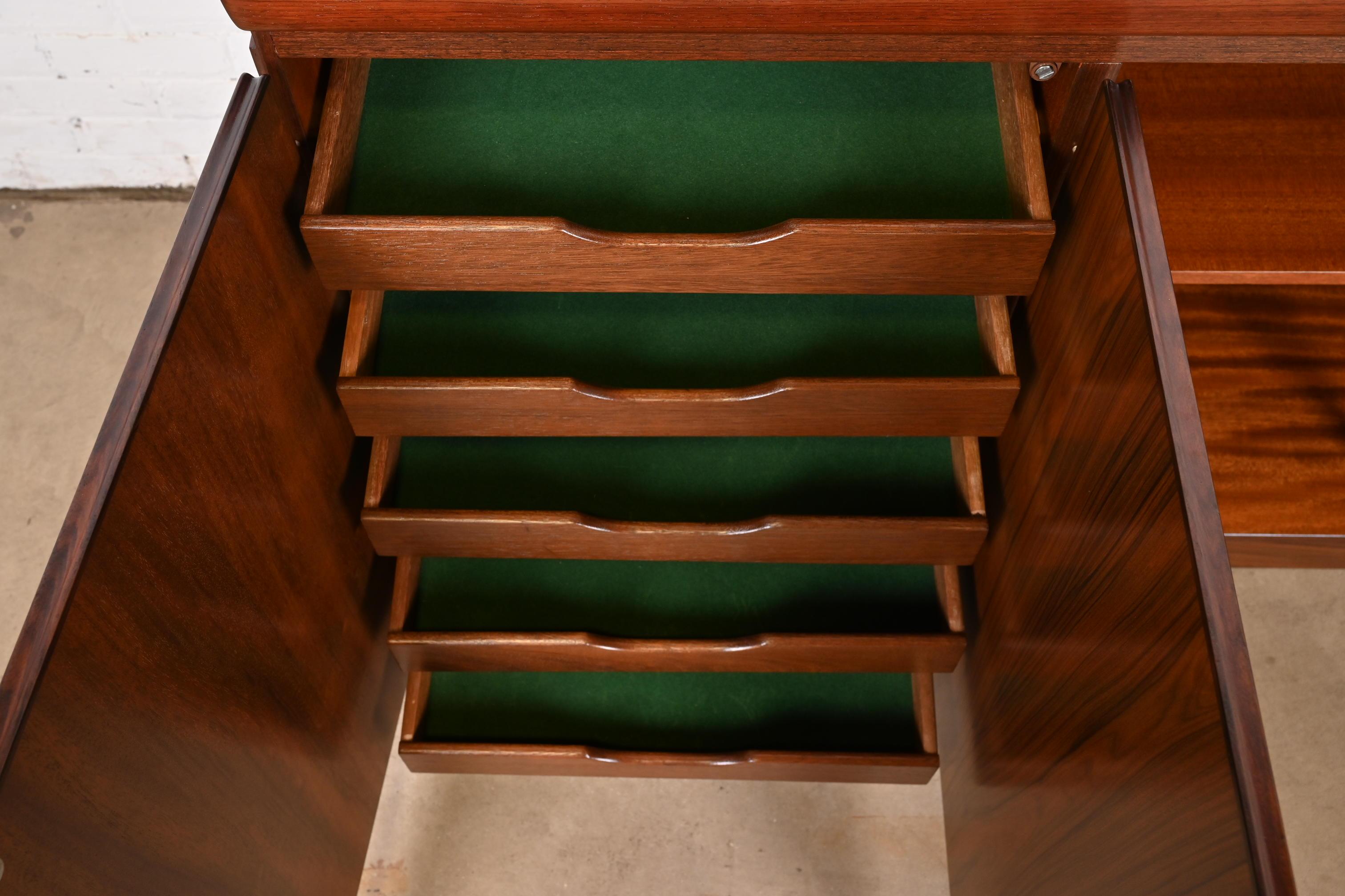 Skovby Danish Modern Rosewood Sideboard Credenza, Newly Refinished 2