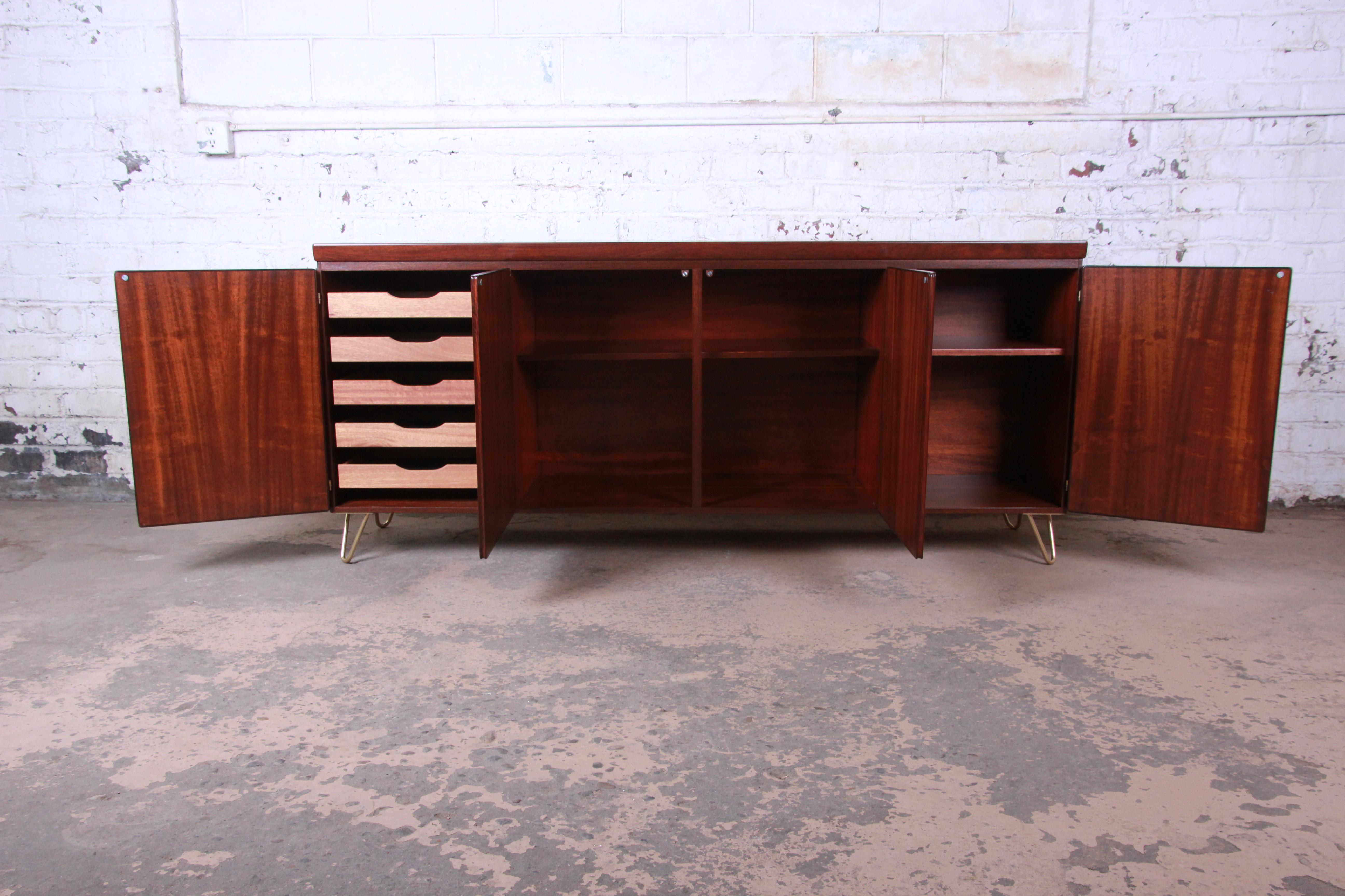 Skovby Danish Modern Rosewood Sideboard Credenza on Hairpin Legs, Newly Refinish In Good Condition In South Bend, IN