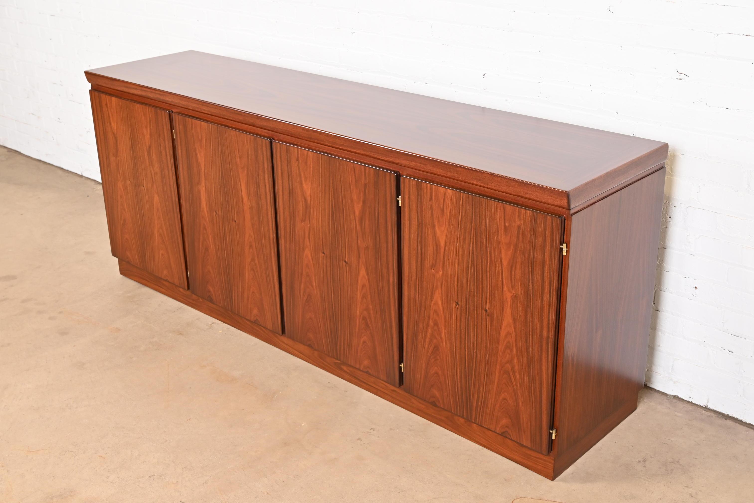 Skovby Danish Modern Rosewood Sideboard Credenza or Bar Cabinet, Refinished In Good Condition In South Bend, IN