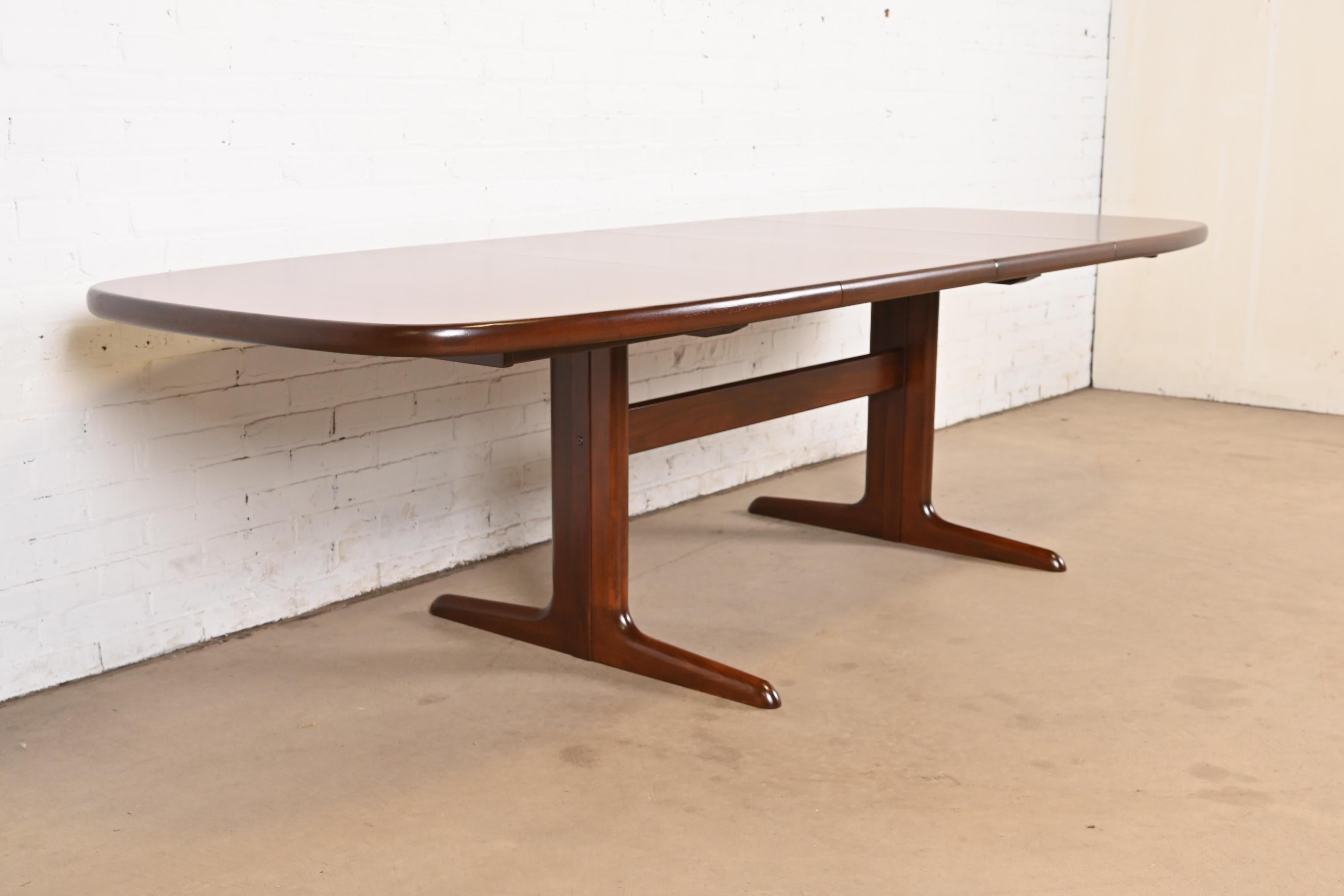 Late 20th Century Skovby Danish Modern Sculpted Rosewood Extension Dining Table, Newly Refinished For Sale