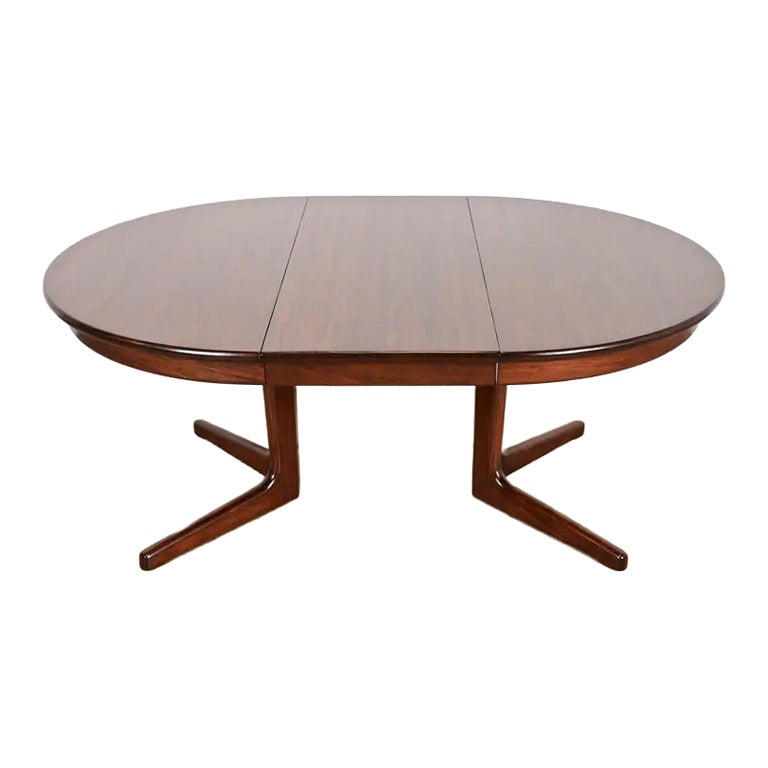 Skovby Danish Modern Sculpted Rosewood Extension Dining Table, Newly Refinished For Sale