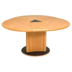 Skovby DC06/SM32 Circular Extending Dining Table