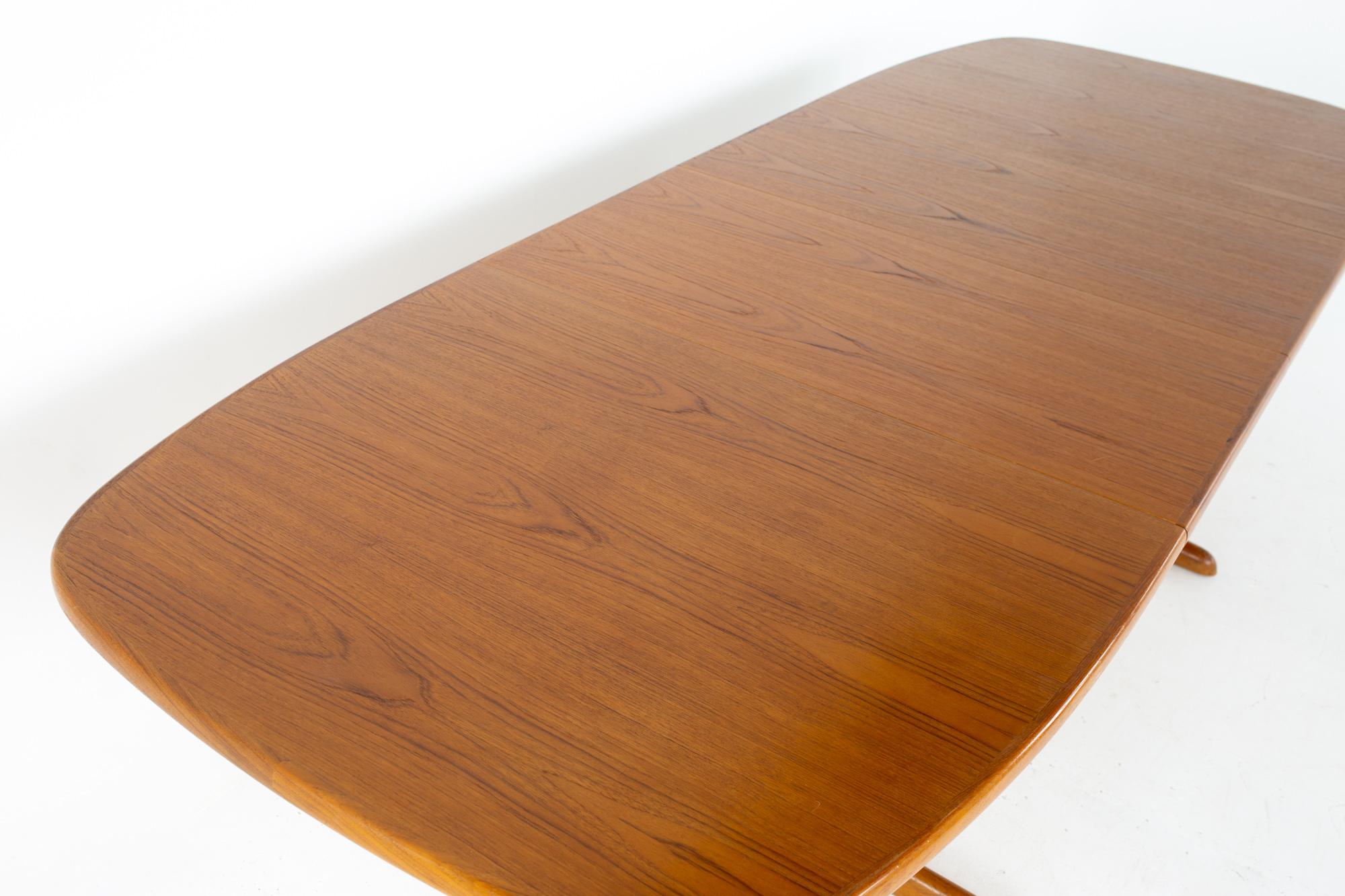 Skovby Møbelfabrik Mid Century Teak Oval Expanding 10 Person Dining Table 9