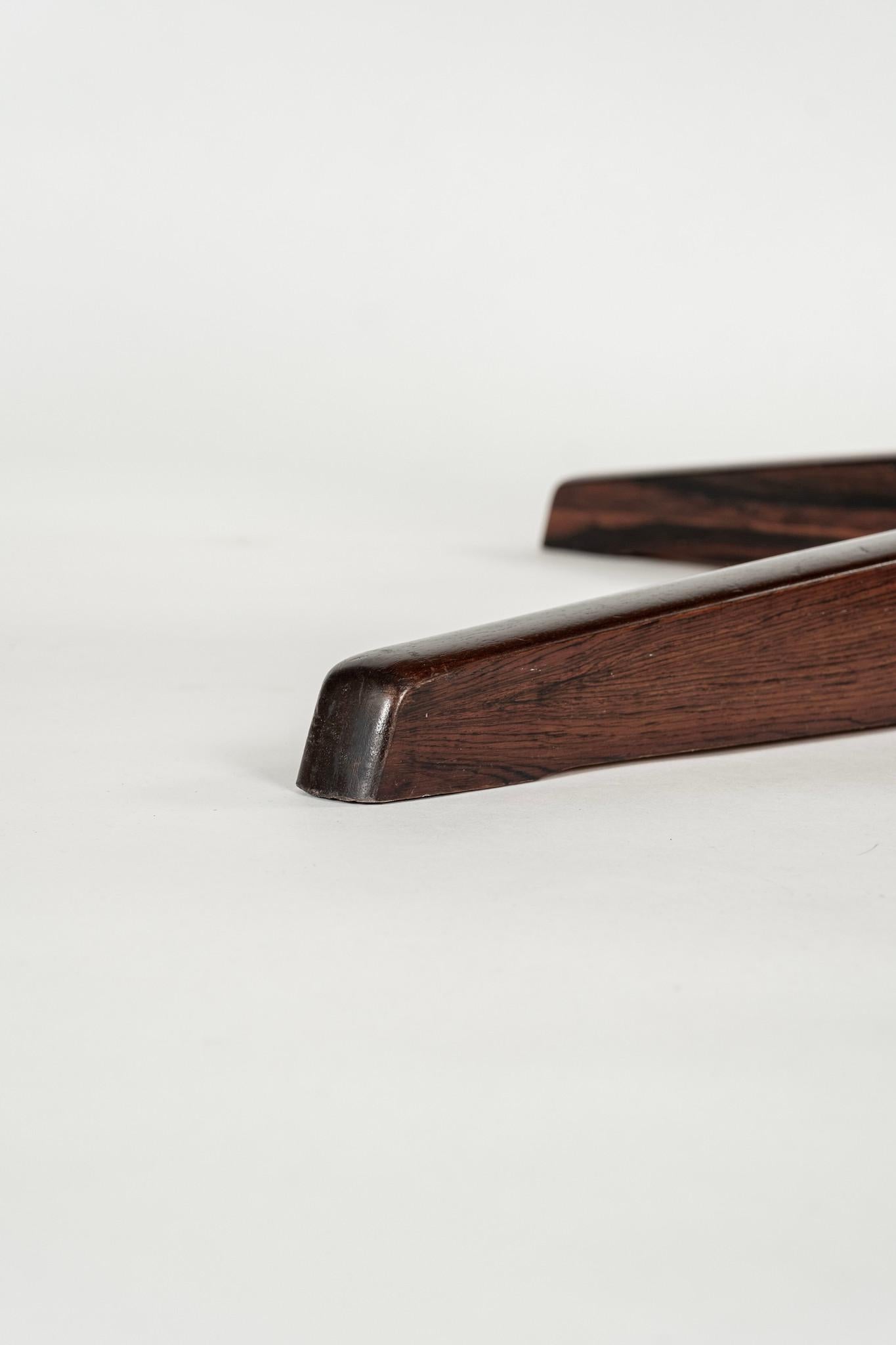 Skovby Møbelfabrik Rosewood Round or Oval Dining Table with Two Leaves In Good Condition In Houston, TX