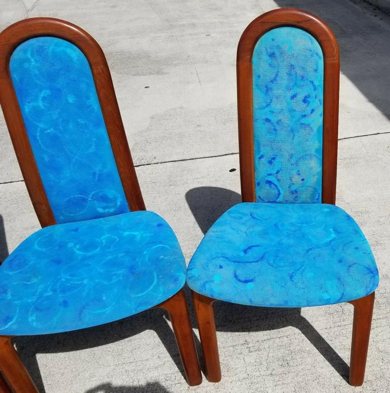 Skovby Møbelfabrik Chaises de salle à manger en teck massif Lot de 5 Bon état - En vente à Lake Worth, FL