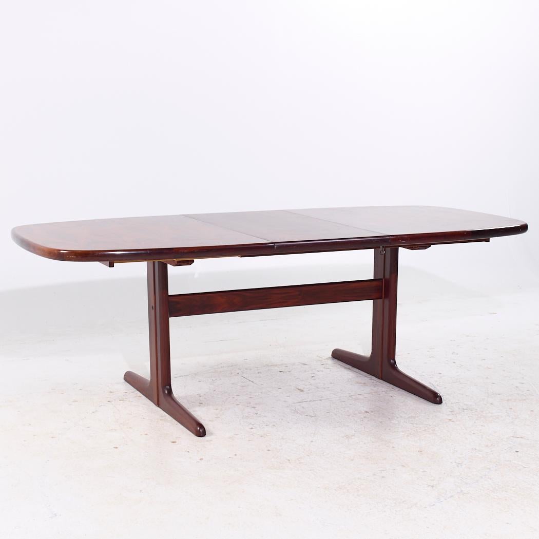 Skovby MCM Danish Rosewood Hidden Leaf Expanding Dining Table with 2 Leaves For Sale 6