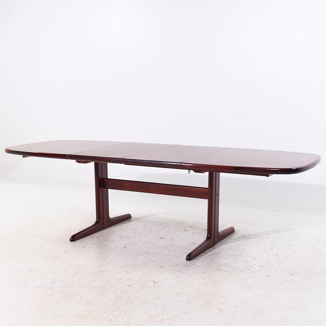 Mid-Century Modern Skovby MCM Danish Rosewood Hidden Leaf Expanding Dining Table with 2 Leaves For Sale