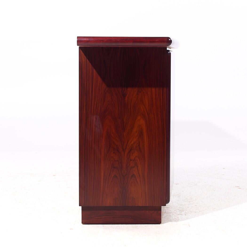 Skovby Mid Century Danish Rosewood Credenza In Good Condition For Sale In Countryside, IL