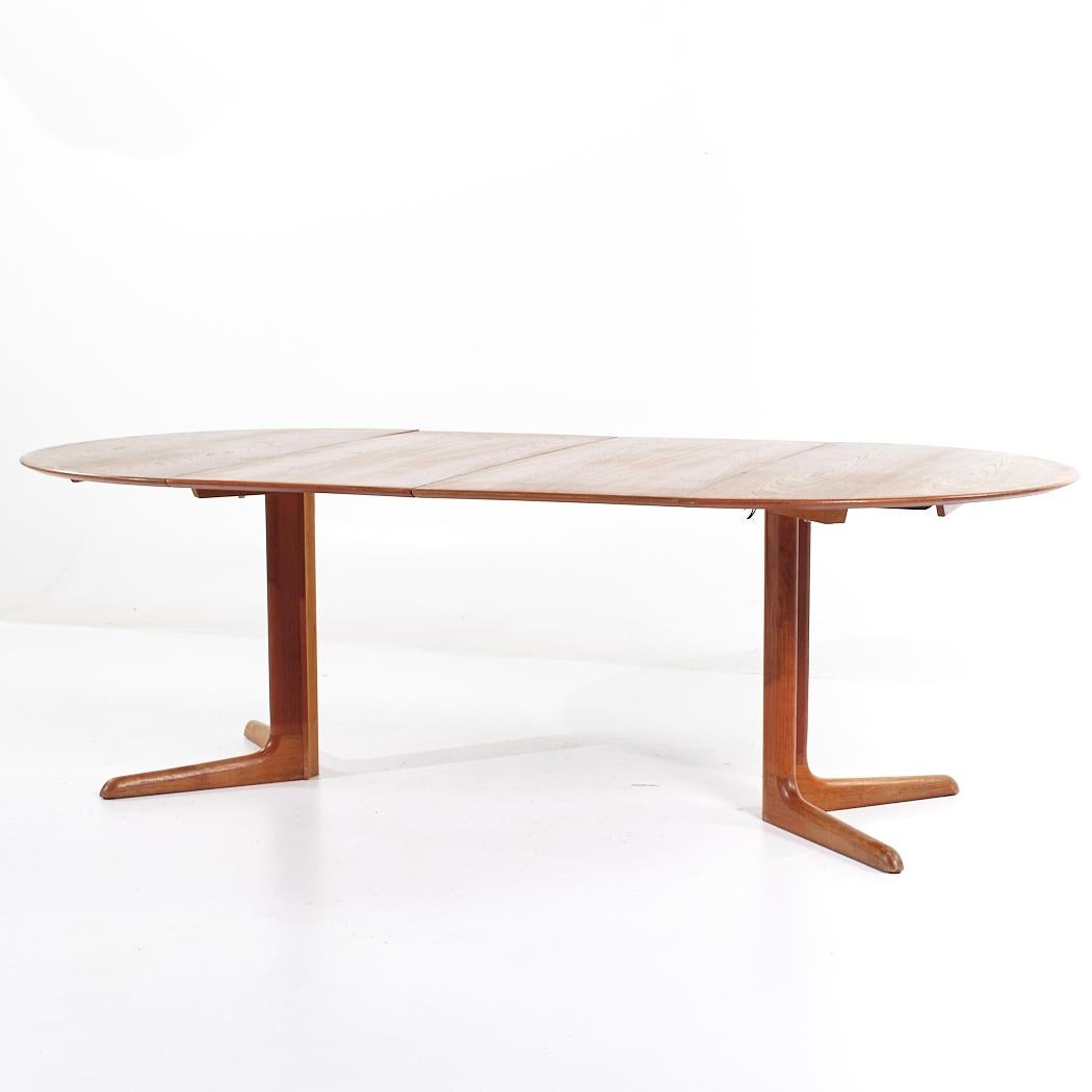 Skovby Mid Century Danish Teak Expanding Dining Table with 2 Leaves For Sale 5