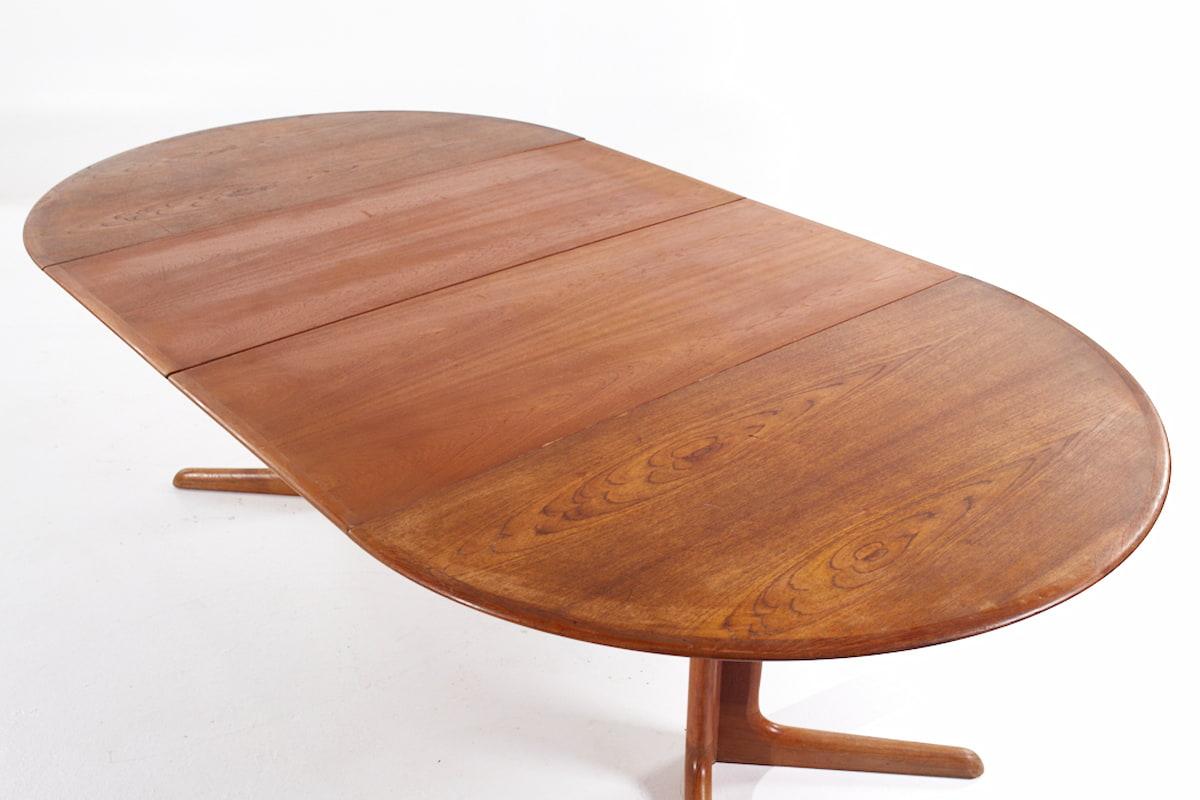 Skovby Mid Century Danish Teak Expanding Dining Table with 2 Leaves For Sale 6