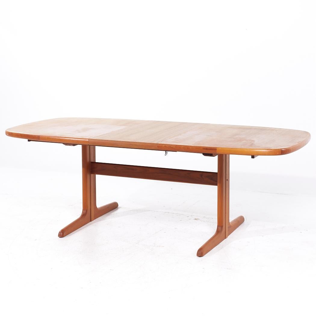 Skovby Mid Century Teak Hidden Leaf Dining Table with 2 Leaves For Sale 4