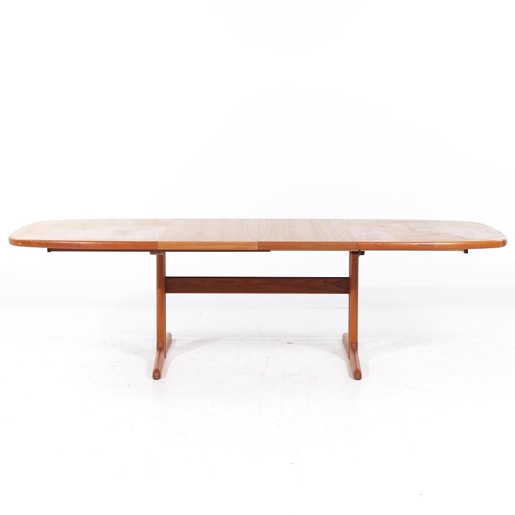 Skovby Mid Century Teak Hidden Leaf Dining Table with 2 Leaves For Sale 5