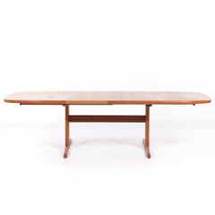 Tavolo da pranzo con 2 foglie nascoste in teak di Skovby, metà del secolo scorso