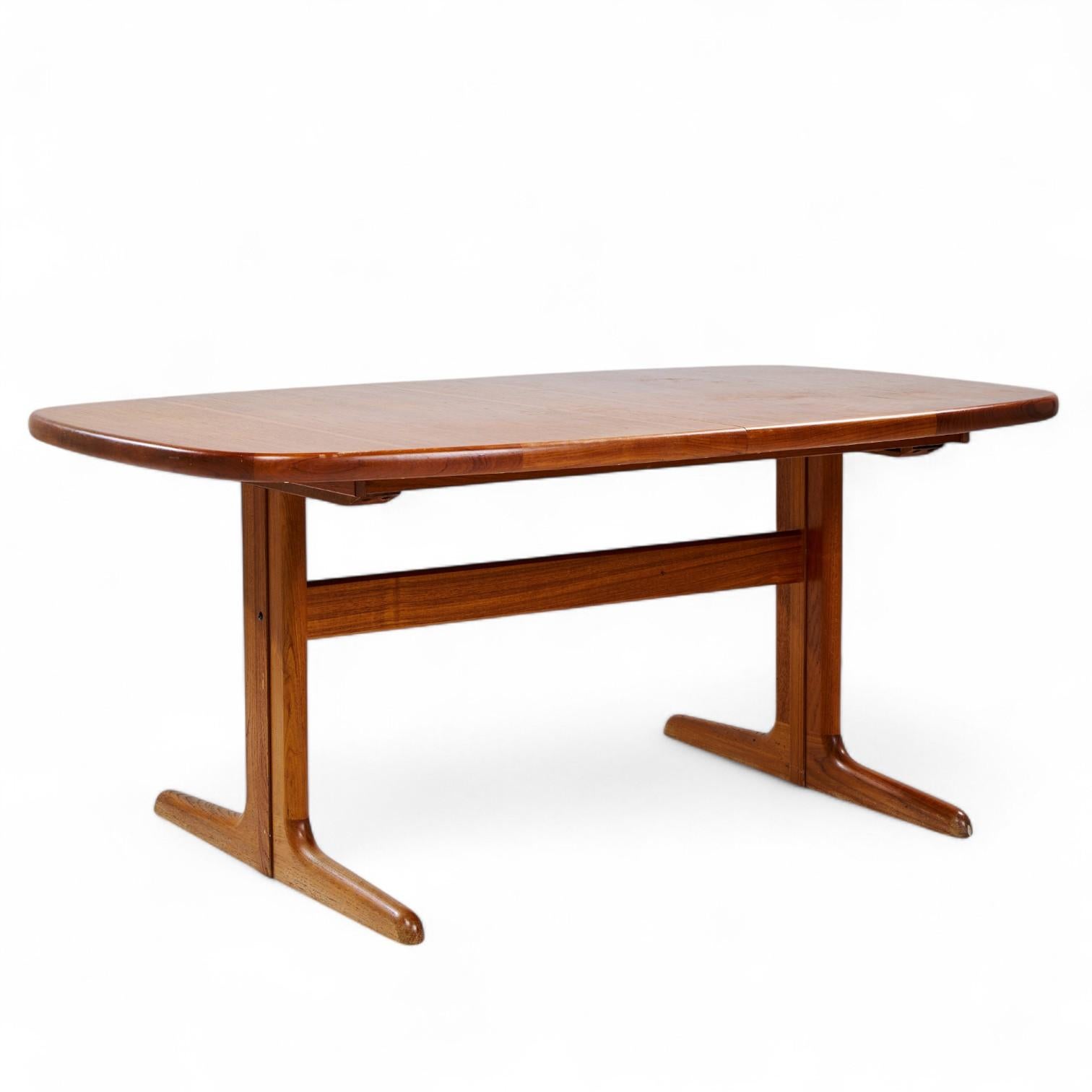 20th Century Skovby Mid Century Teak Hidden Leaf Dining Table with 2 Leaves For Sale