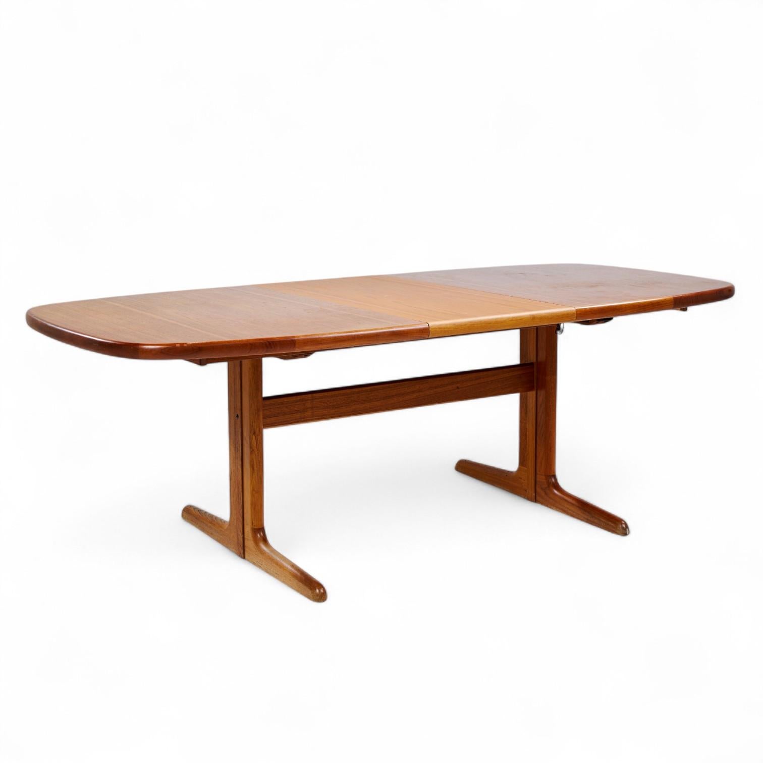 Skovby Mid Century Teak Hidden Leaf Dining Table with 2 Leaves For Sale 2