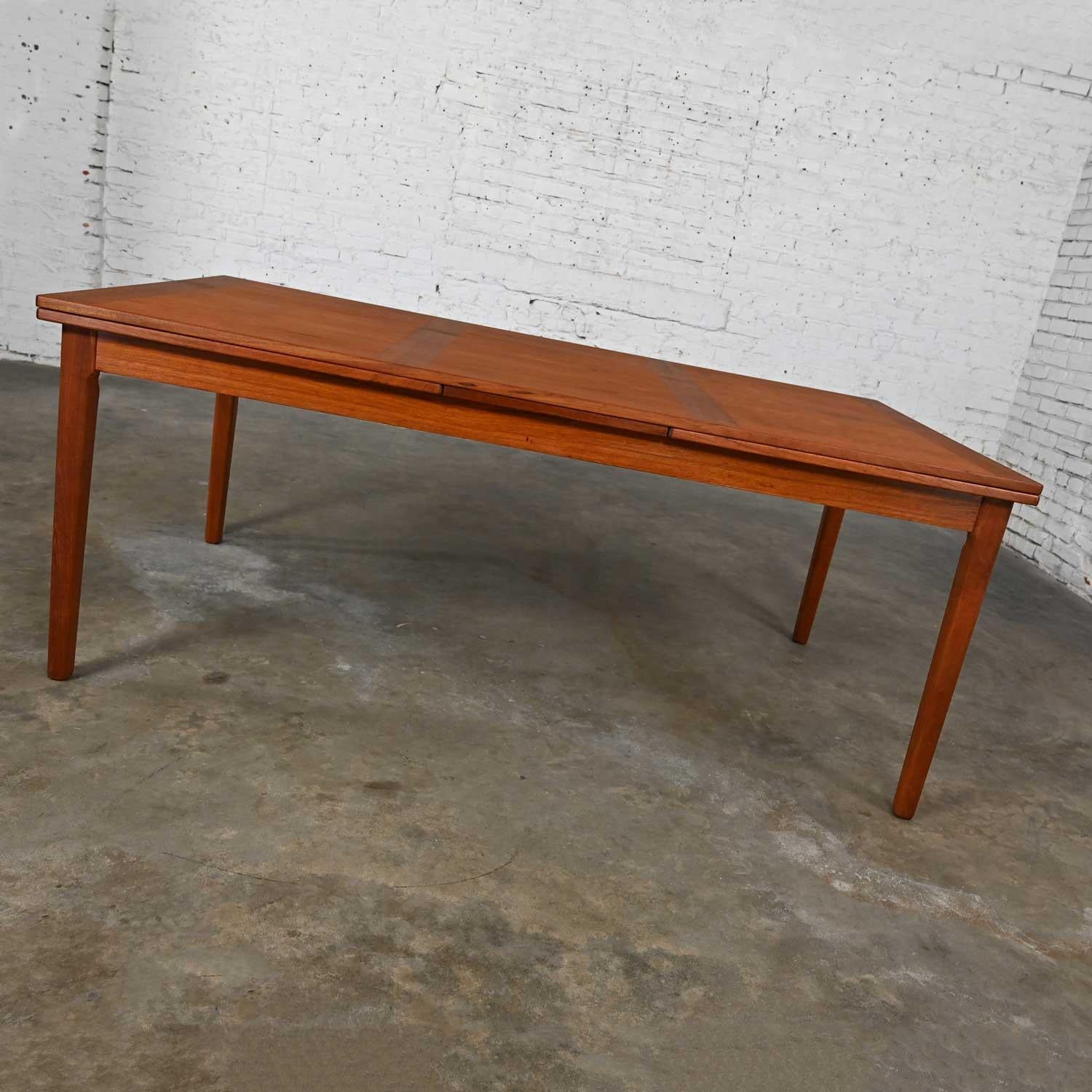 Skovby Mobelfabrik A/S Scandinavian Modern Teak Draw Leaf Extending Dining Table 1