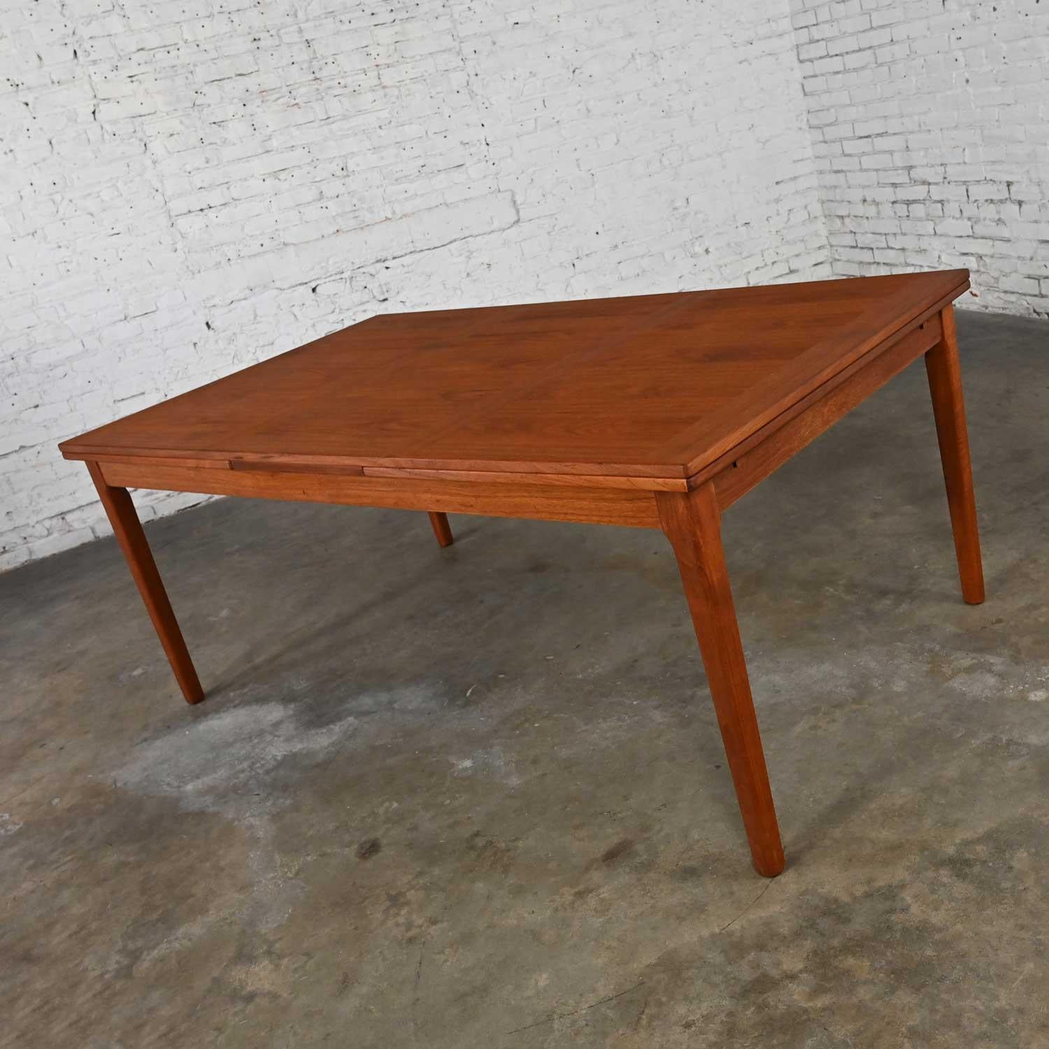 Skovby Mobelfabrik A/S Scandinavian Modern Teak Draw Leaf Extending Dining Table 2