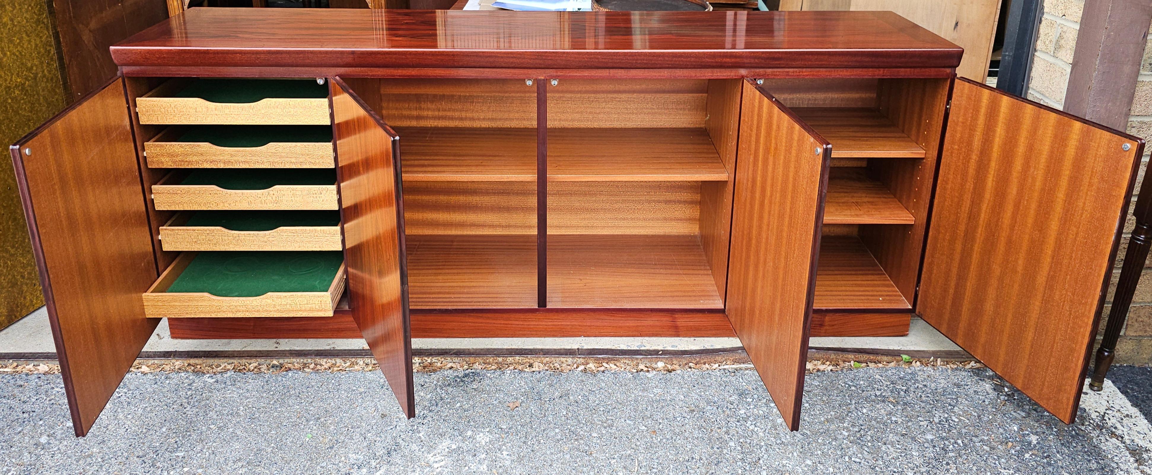 Skovby Mobelfabrik Credenza moderna di metà secolo in legno di palissandro in vendita 2