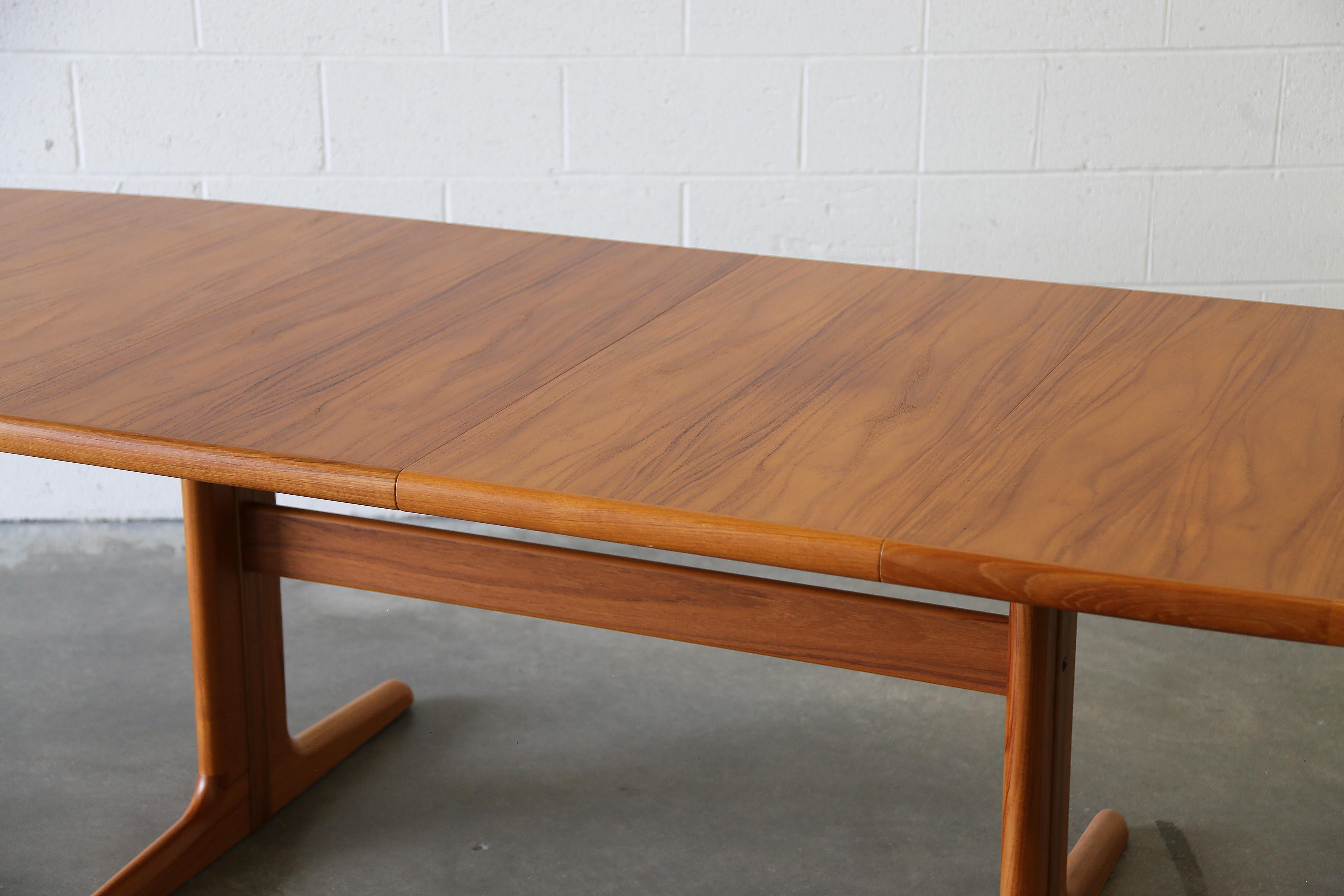 Skovby Mobelfabrik Teakholz-Esstisch Dänisch Modern, ca. 1970er Jahre (Moderne der Mitte des Jahrhunderts) im Angebot