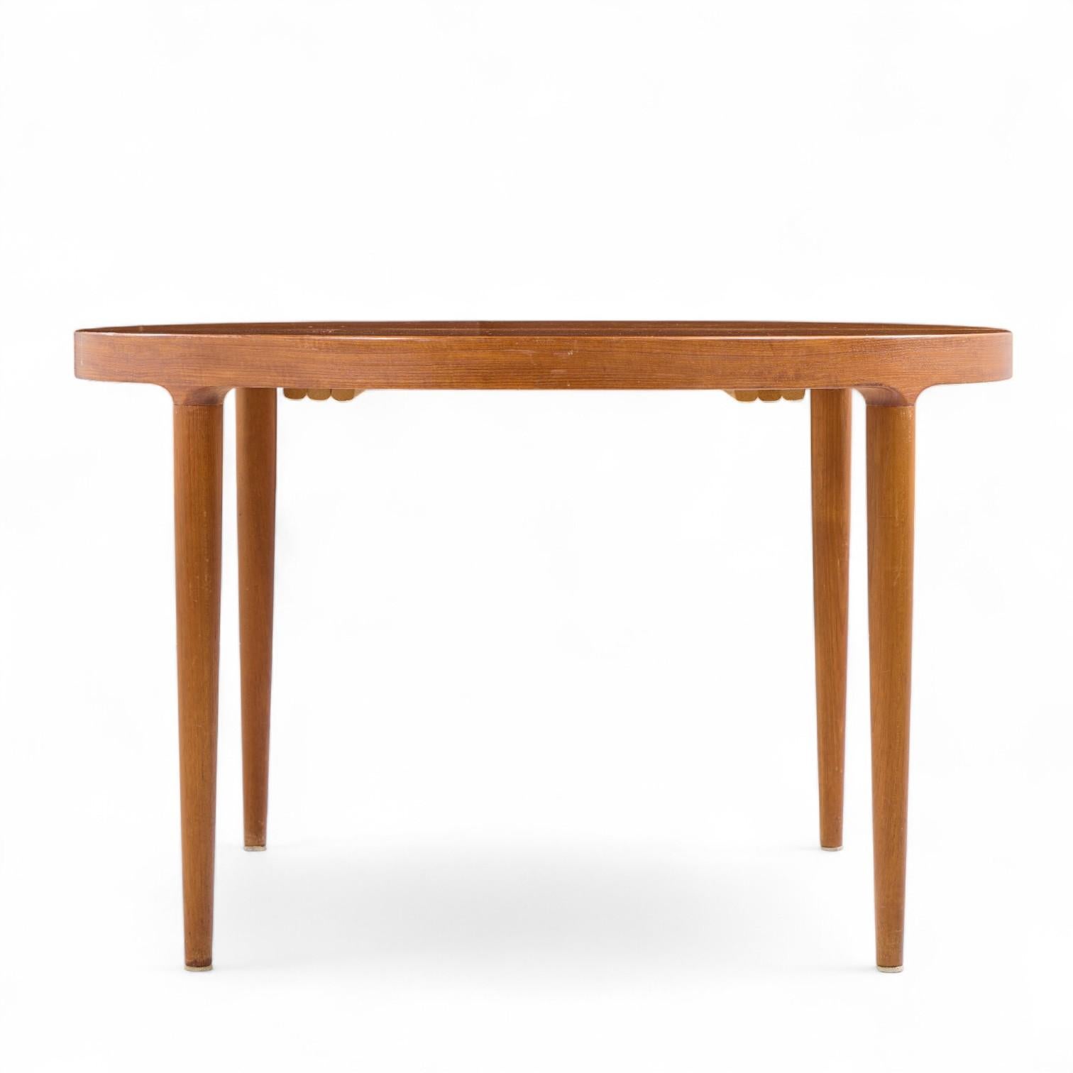 Skovmand & Andersen for Moreddi Danish Teak Expanding Dining Table with 2 Leaves en Bueno estado para la venta en Franklin Park, IL